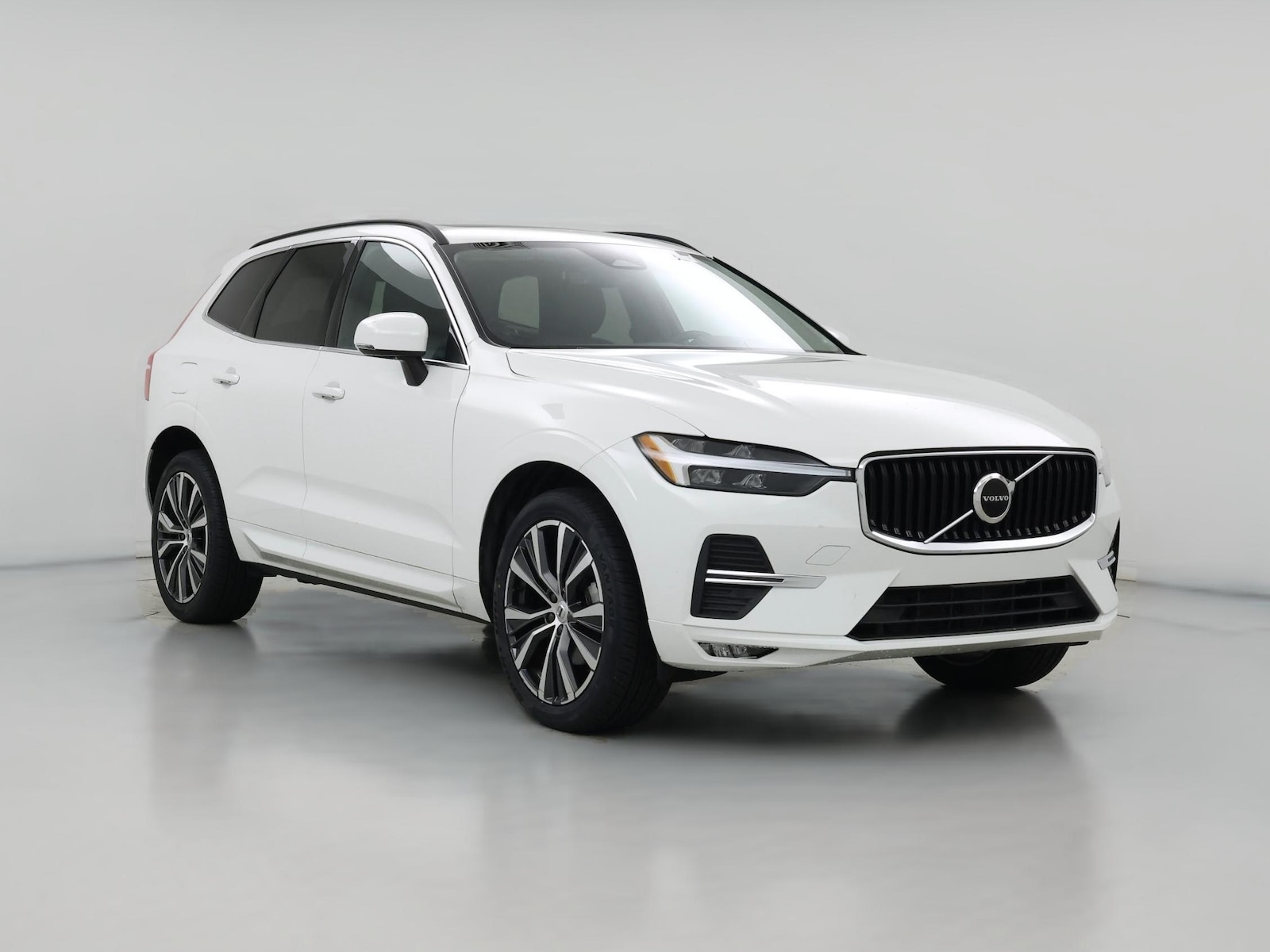 2022 Volvo XC60 Momentum