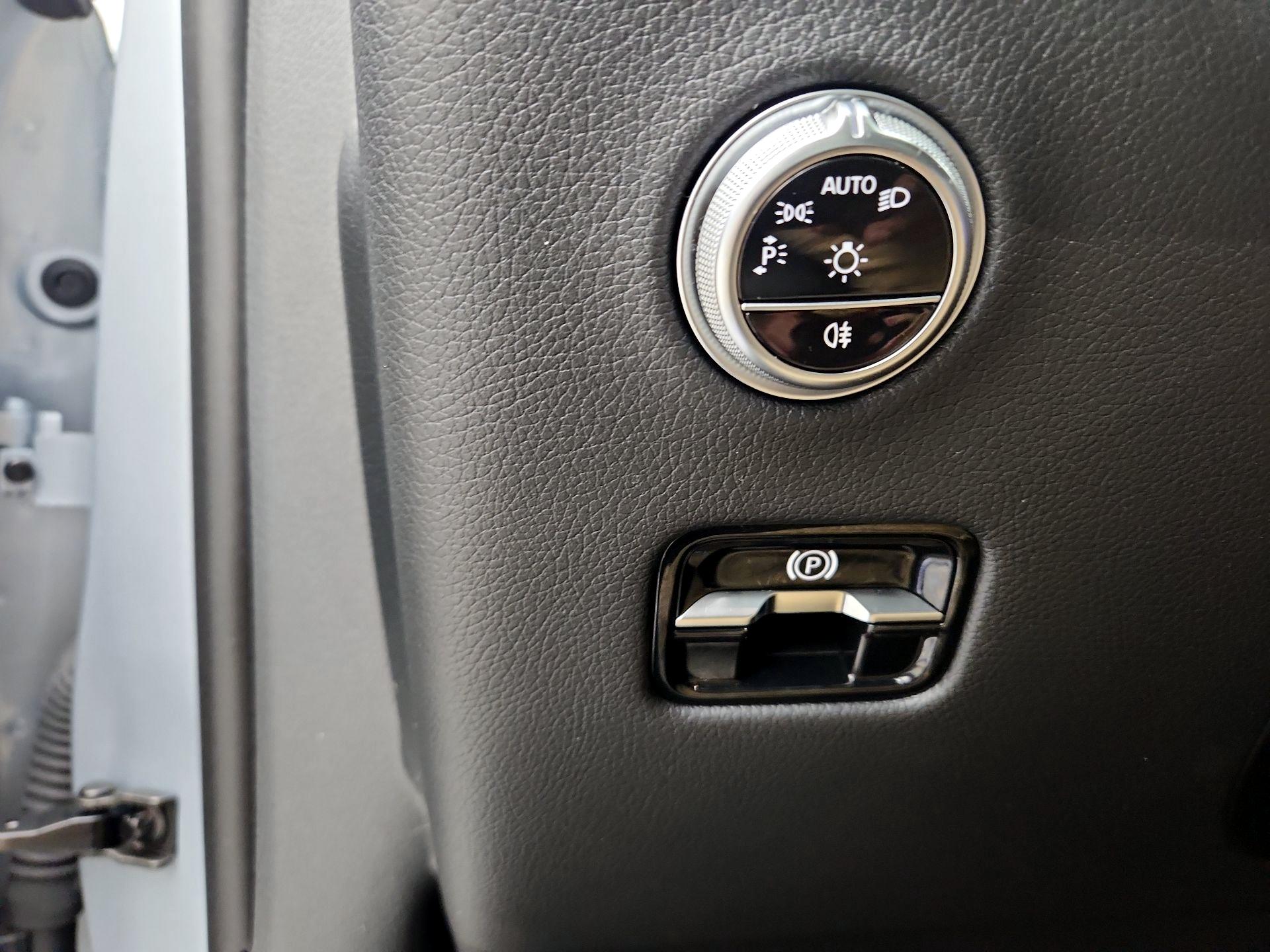 Thumbnail: 2023 Mercedes-Benz GLC - 13