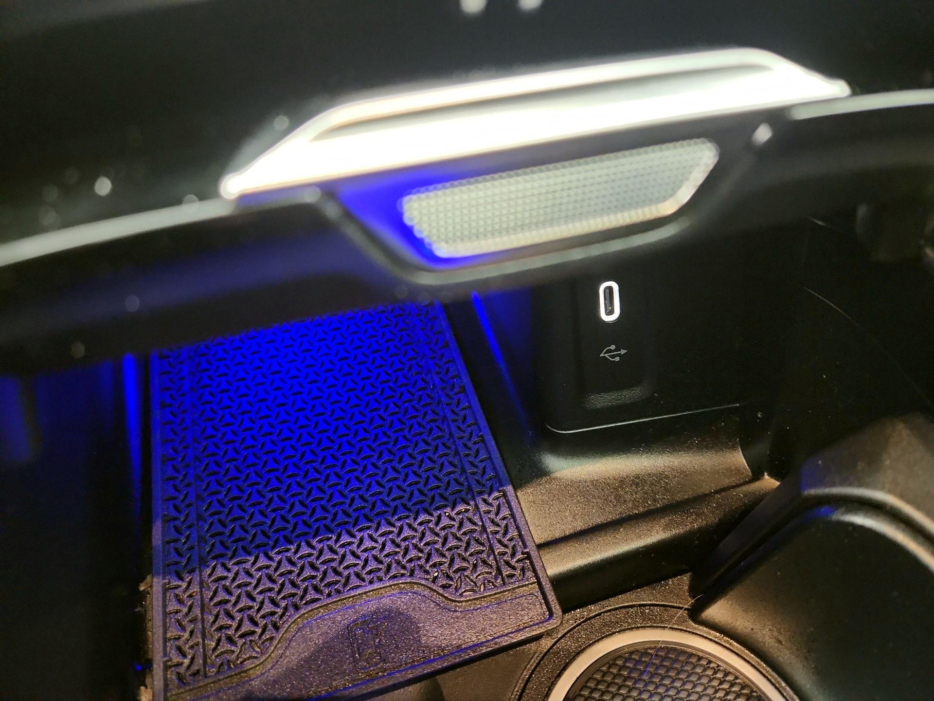 Thumbnail: 2023 Mercedes-Benz GLC - 19