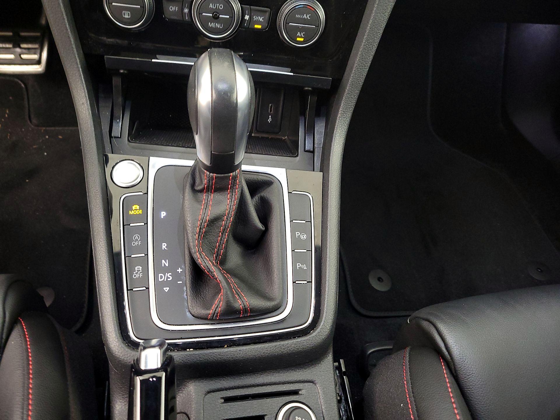 Thumbnail: 2021 Volkswagen Golf - 18