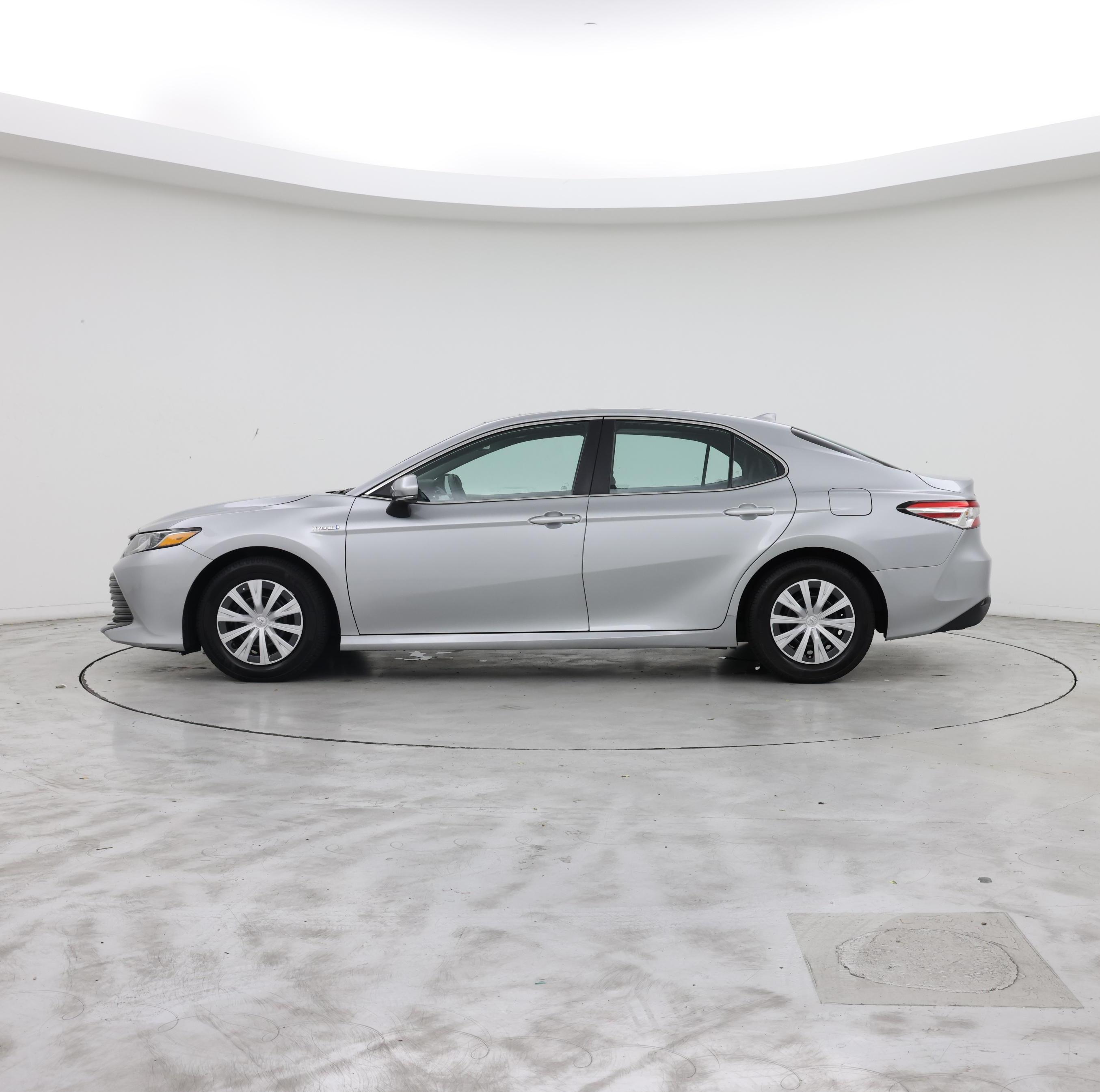 Thumbnail: 2019 Toyota Camry - 3