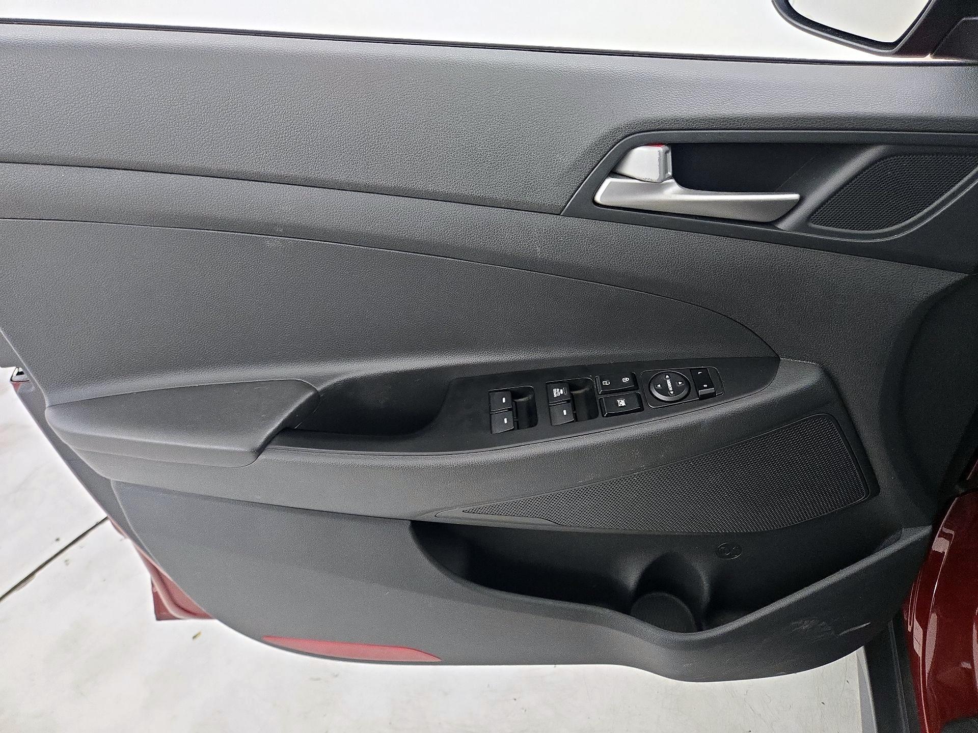 Thumbnail: 2019 Hyundai Tucson - 12