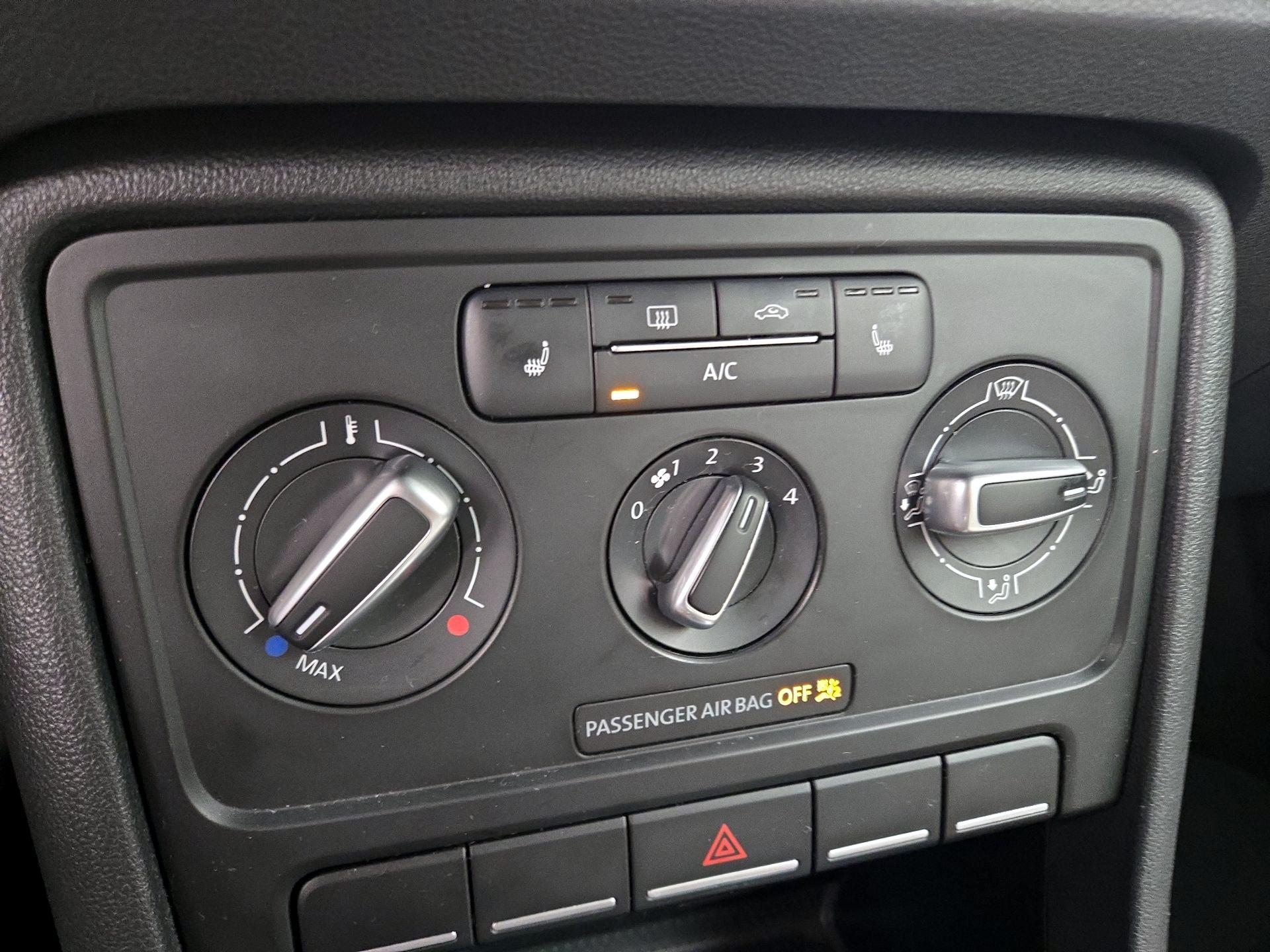 Thumbnail: 2017 Volkswagen Beetle - 17