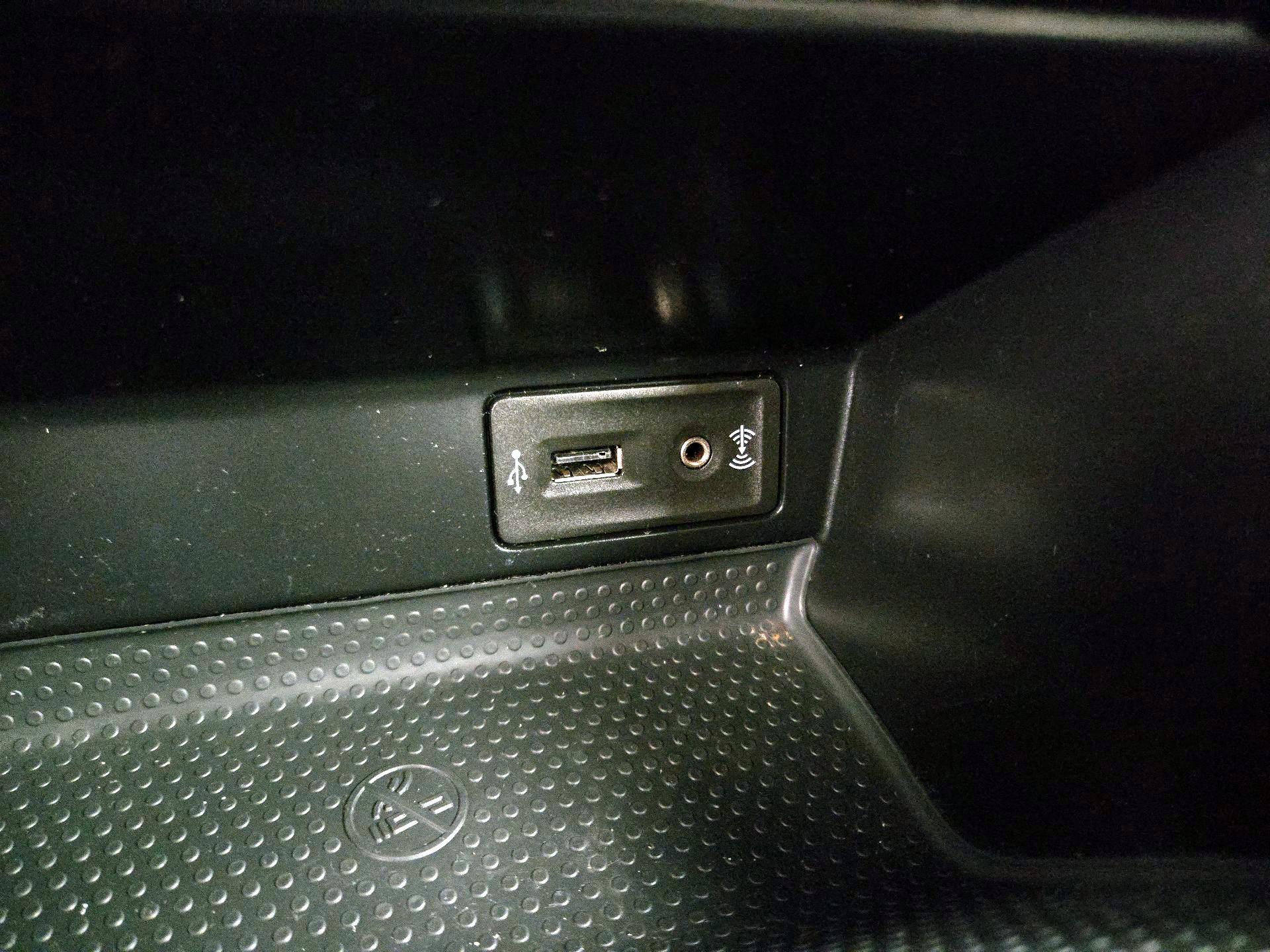 Thumbnail: 2017 Volkswagen Beetle - 19