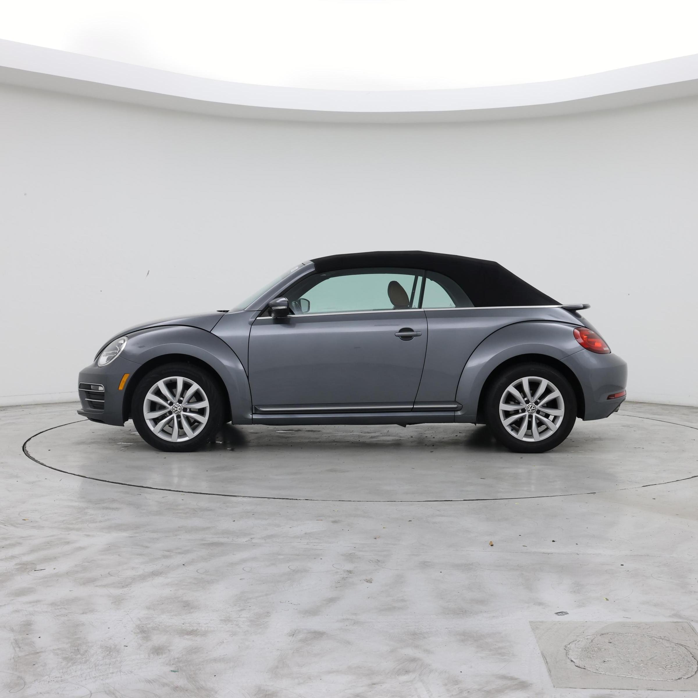 Thumbnail: 2017 Volkswagen Beetle - 3