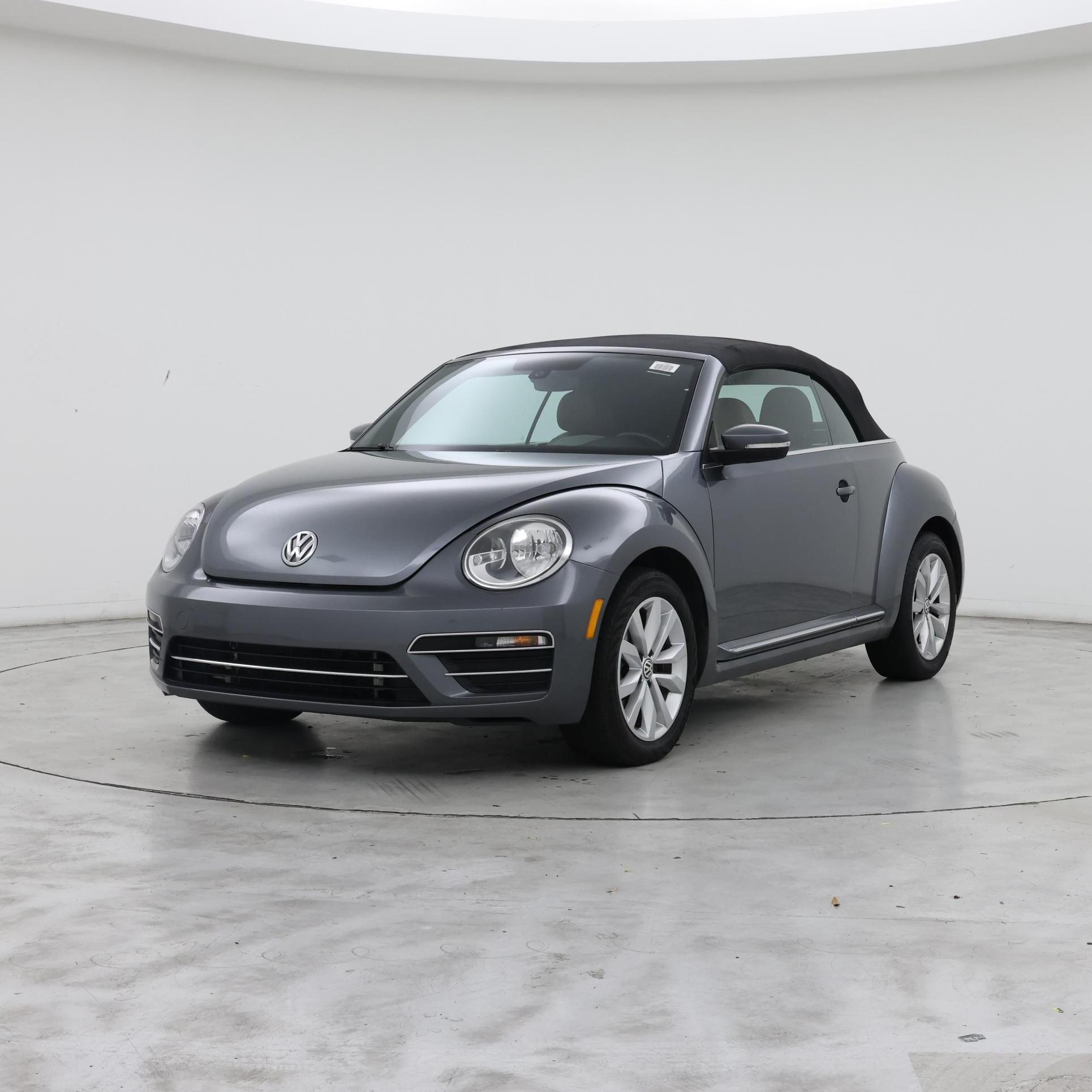 Thumbnail: 2017 Volkswagen Beetle - 4