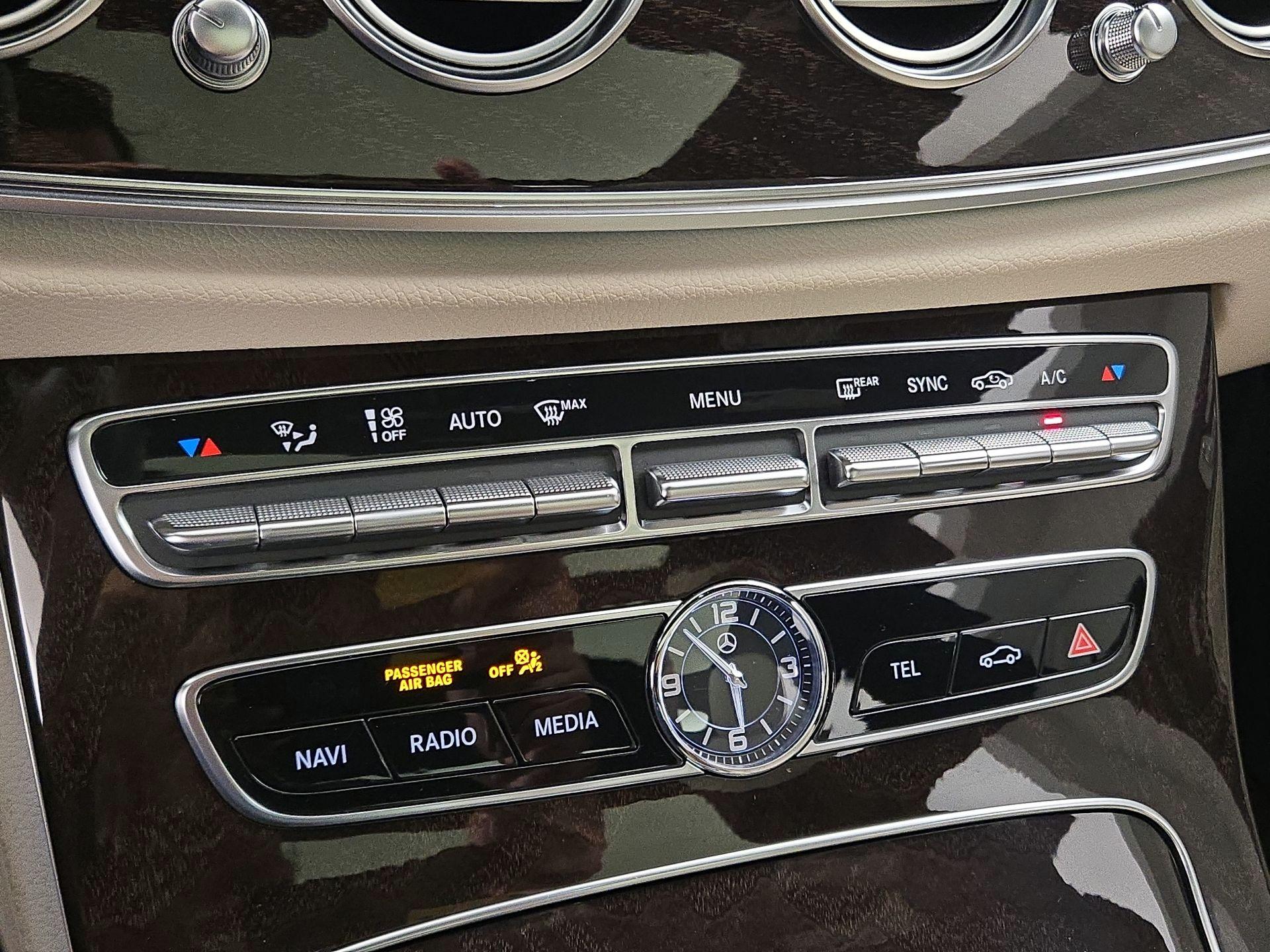 Thumbnail: 2019 Mercedes-Benz E-Class - 17