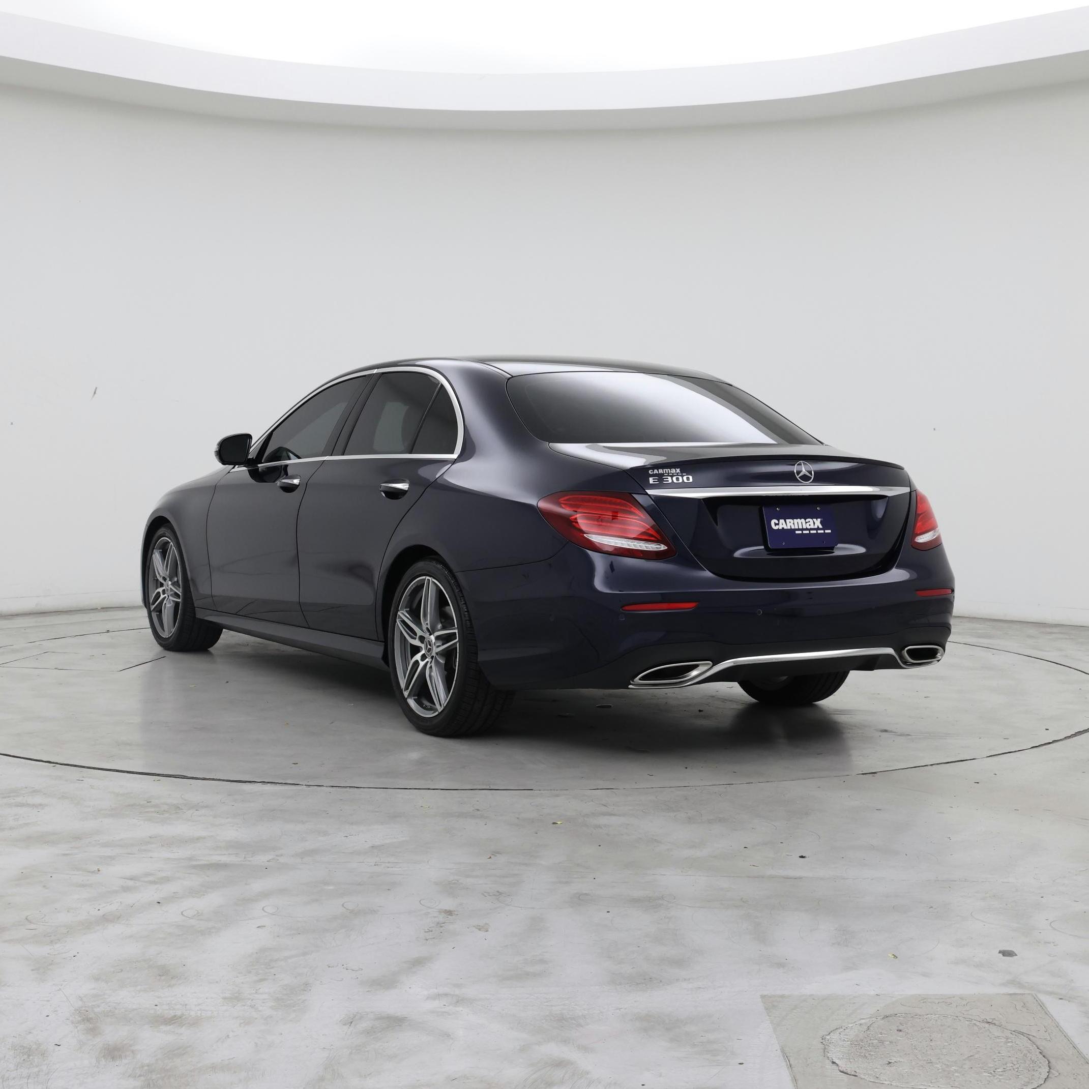 Thumbnail: 2019 Mercedes-Benz E-Class - 2