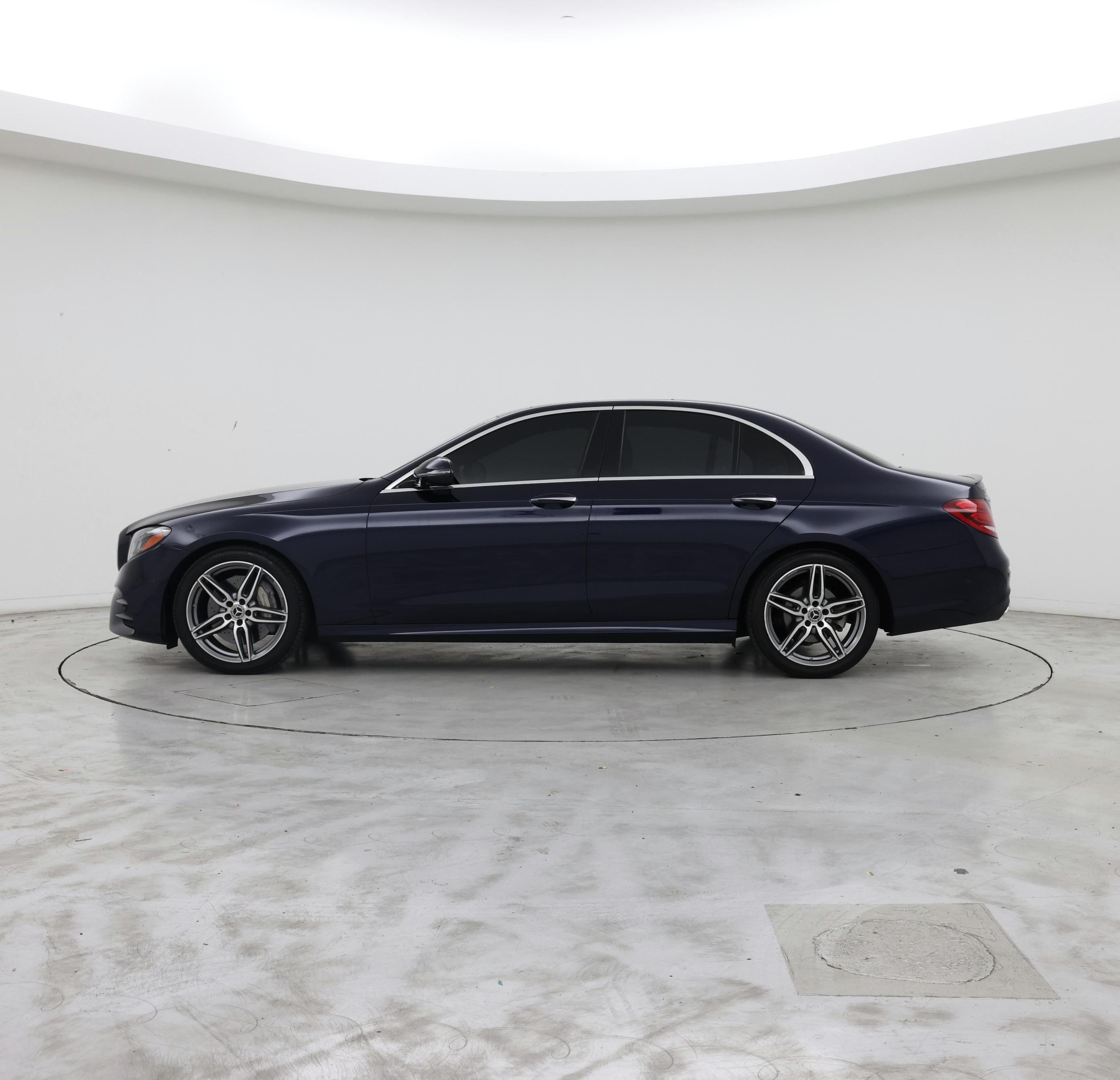 Thumbnail: 2019 Mercedes-Benz E-Class - 3