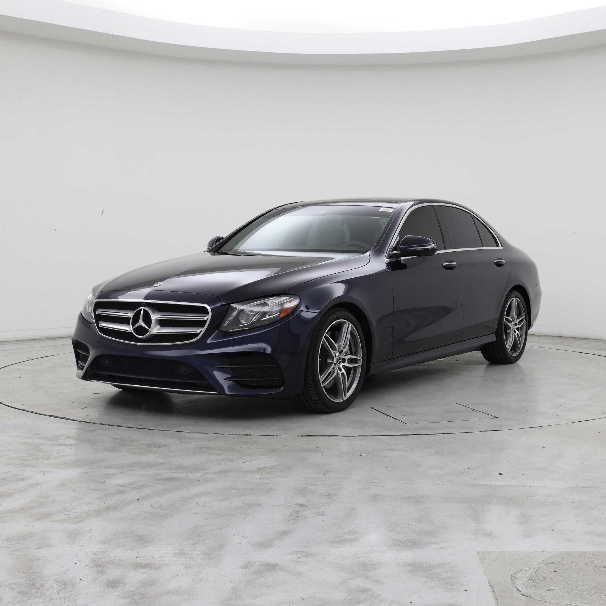 Thumbnail: 2019 Mercedes-Benz E-Class - 4