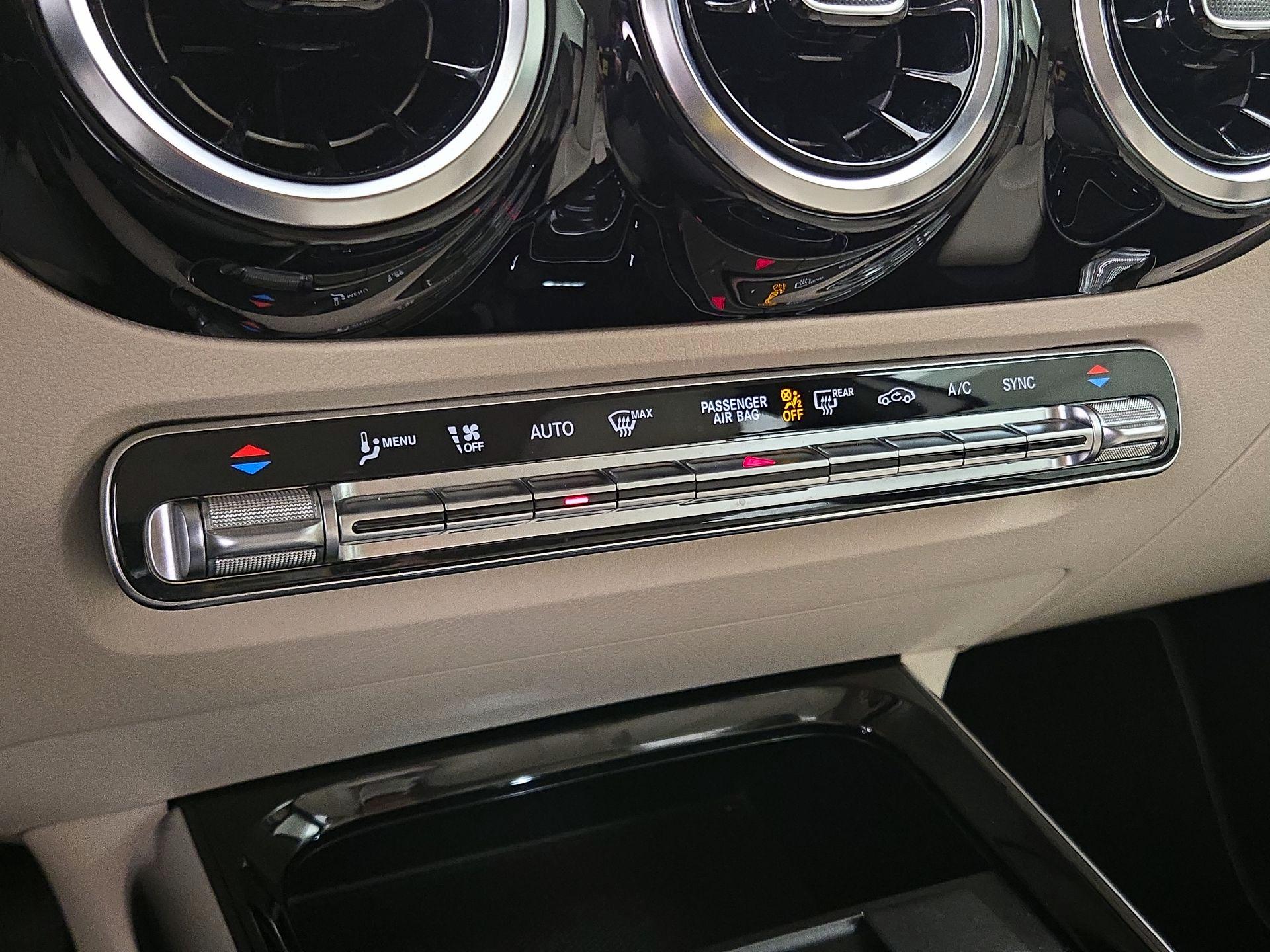 Thumbnail: 2021 Mercedes-Benz GLA - 17