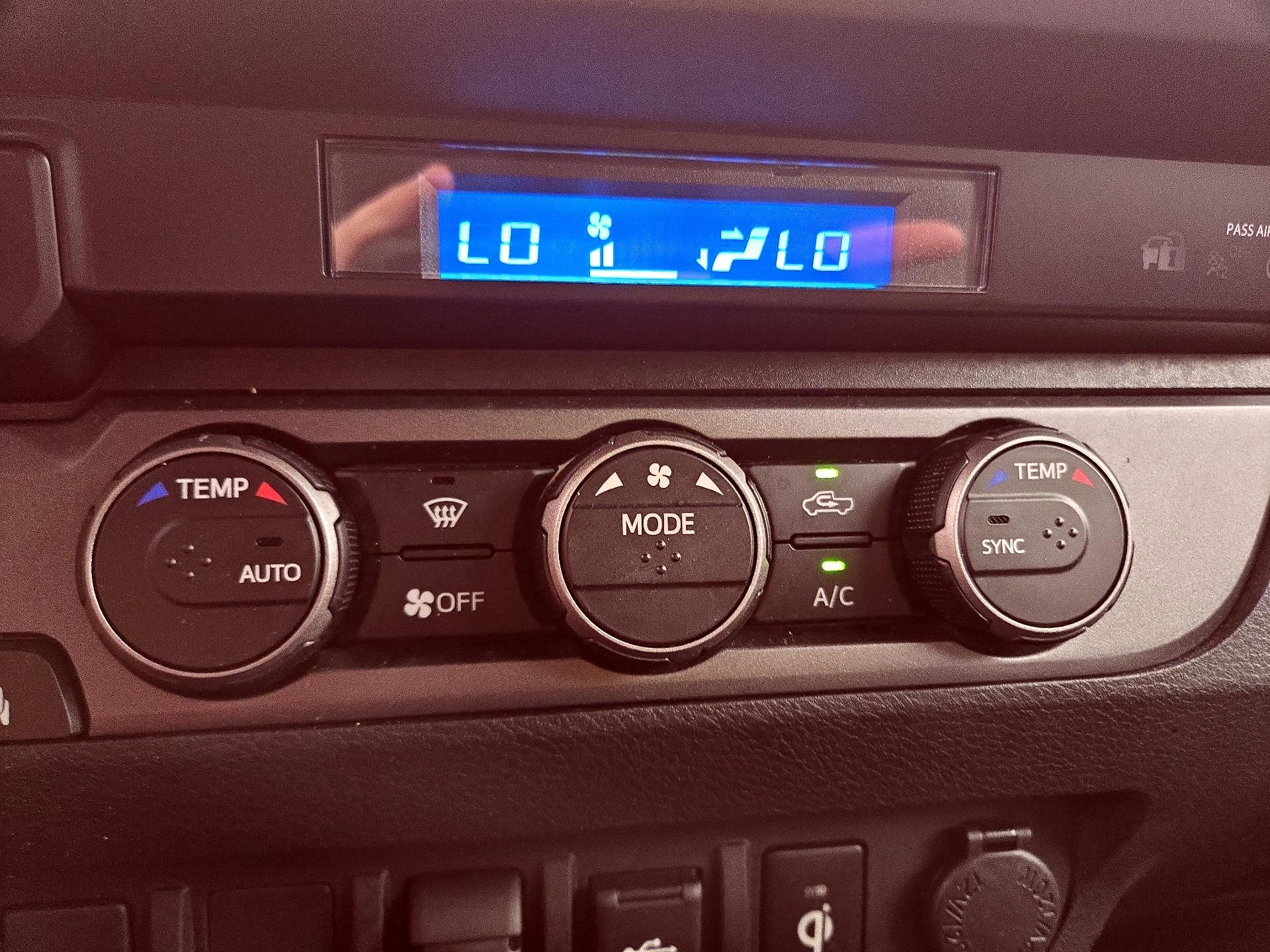 Thumbnail: 2022 Toyota Tacoma - 16