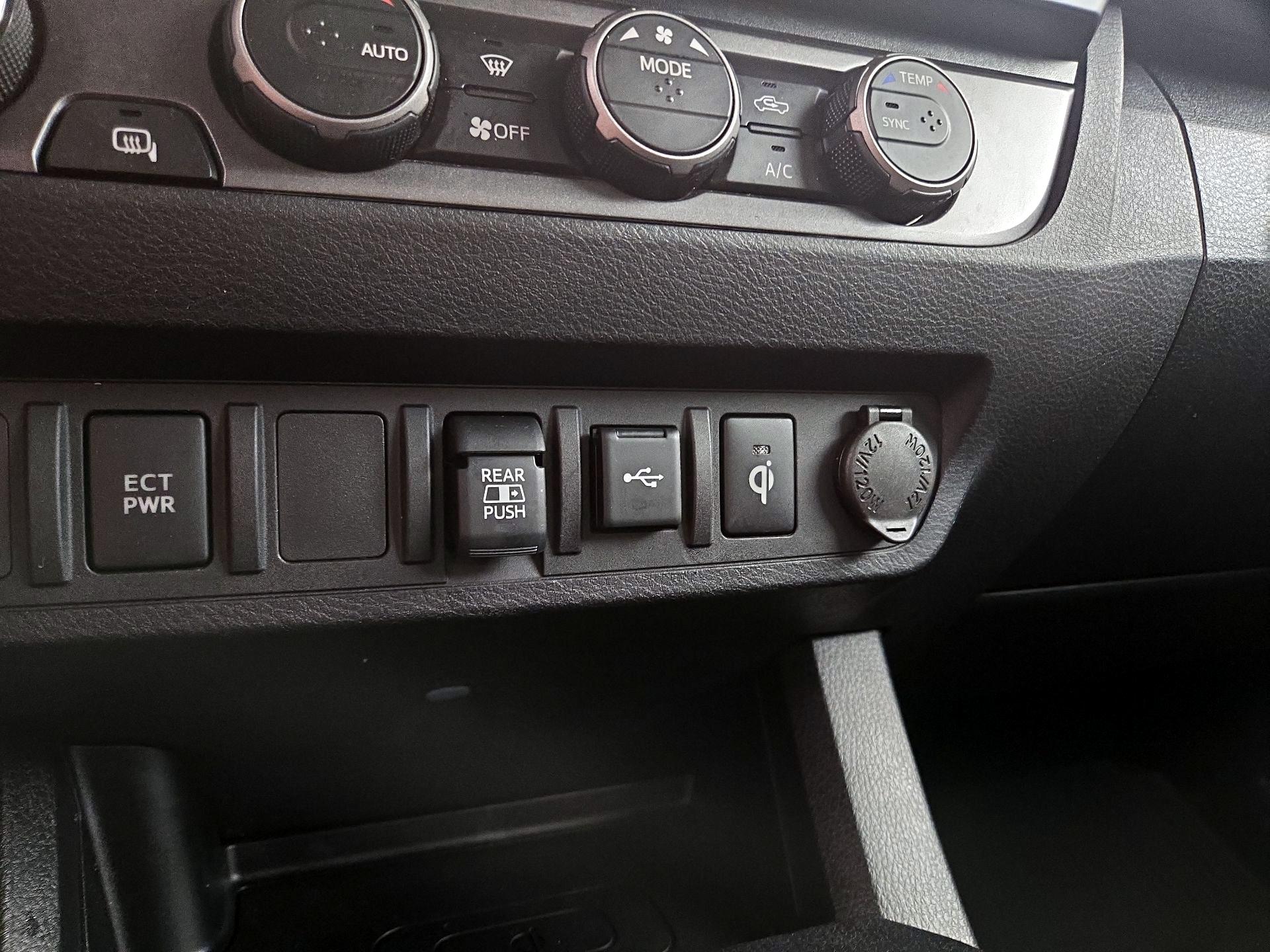 Thumbnail: 2022 Toyota Tacoma - 18