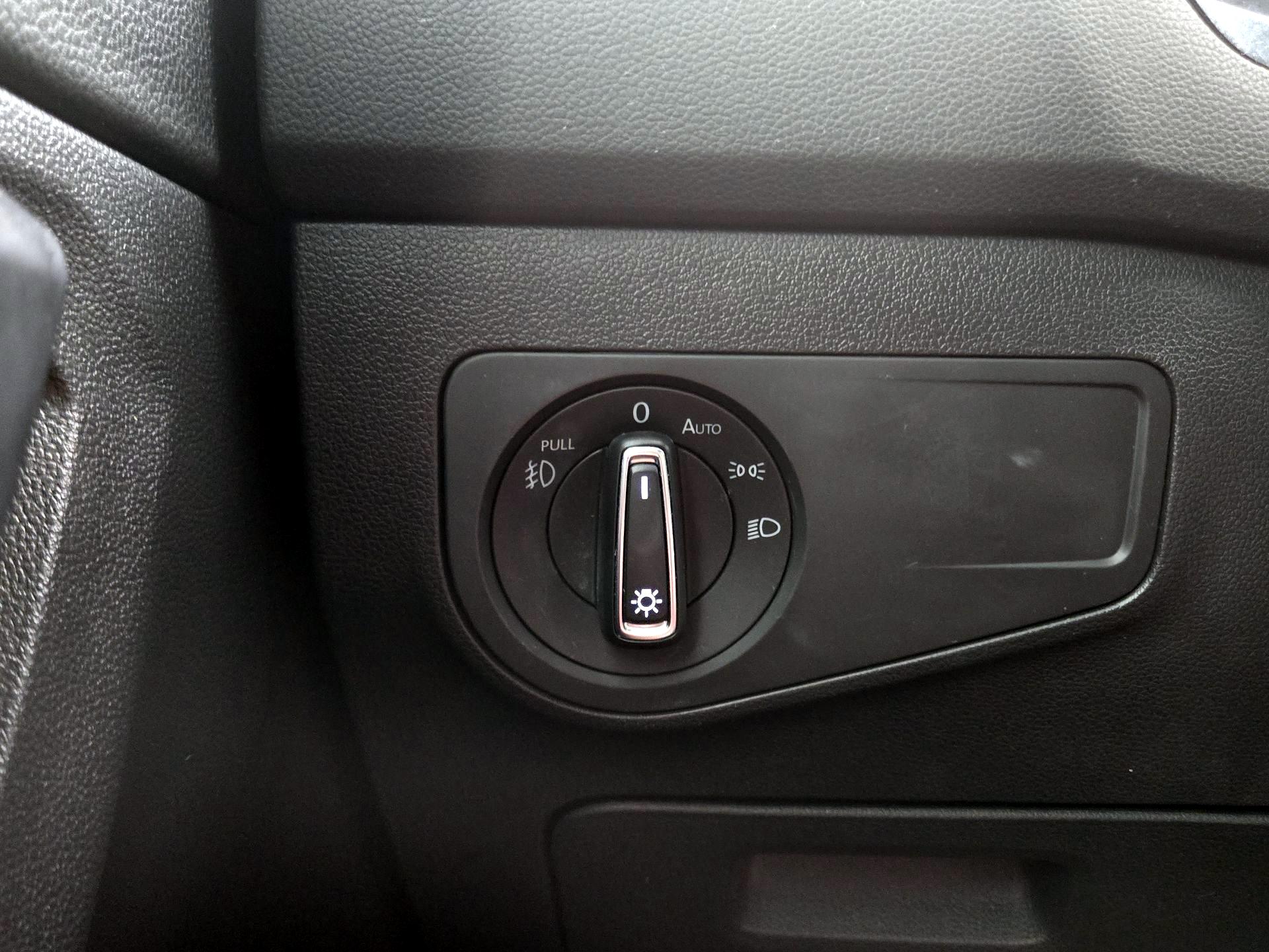 Thumbnail: 2021 Volkswagen Tiguan - 13