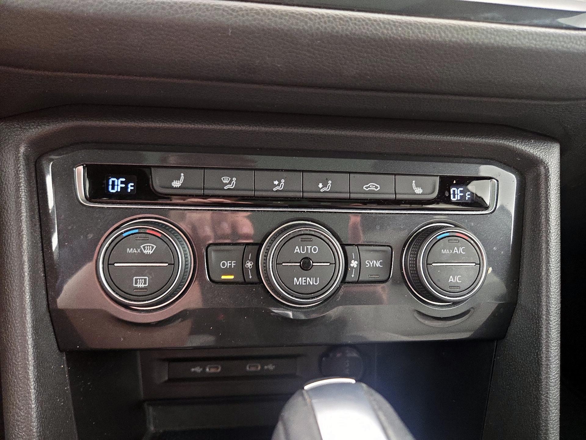 Thumbnail: 2021 Volkswagen Tiguan - 16