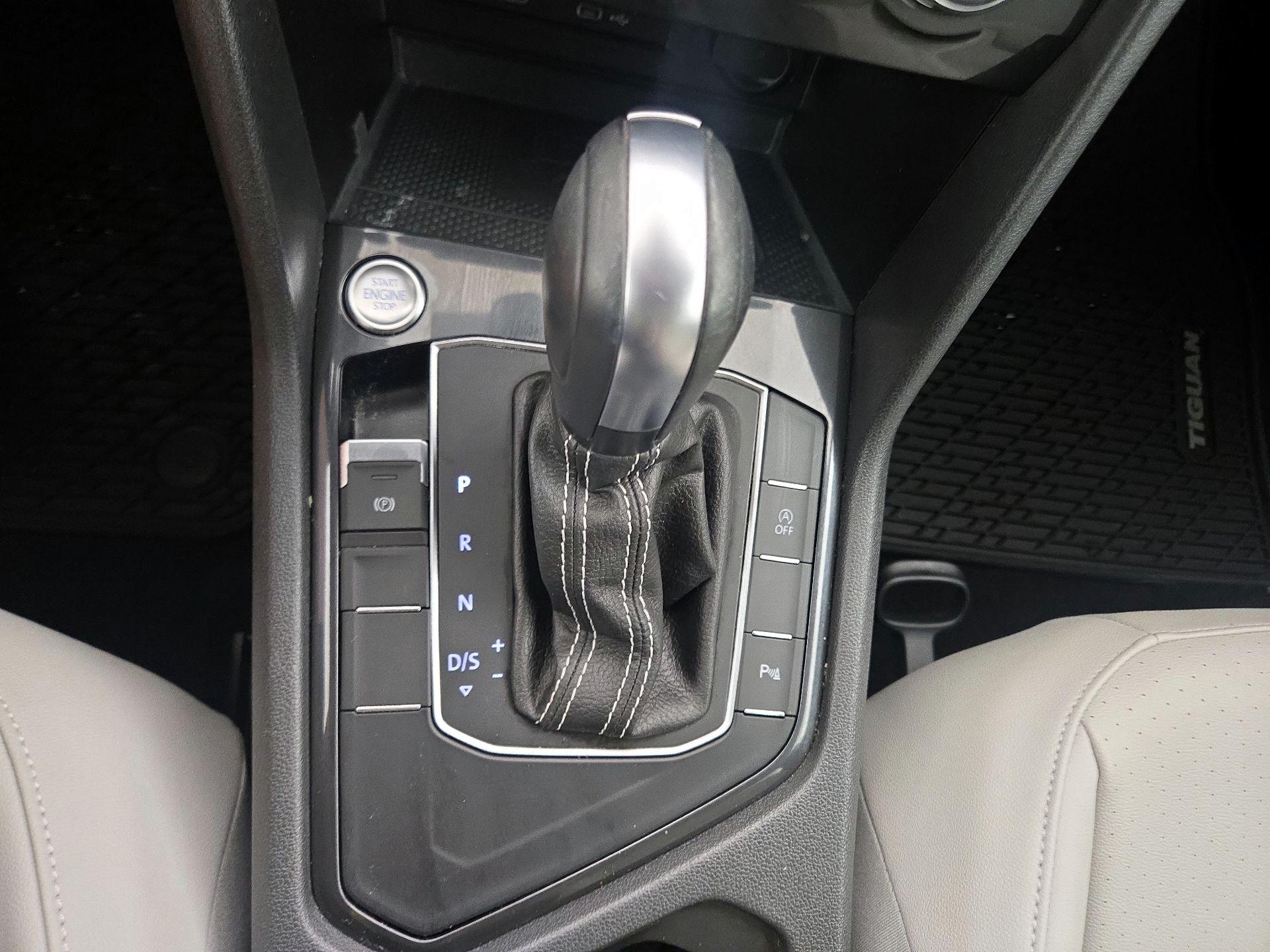 Thumbnail: 2021 Volkswagen Tiguan - 17