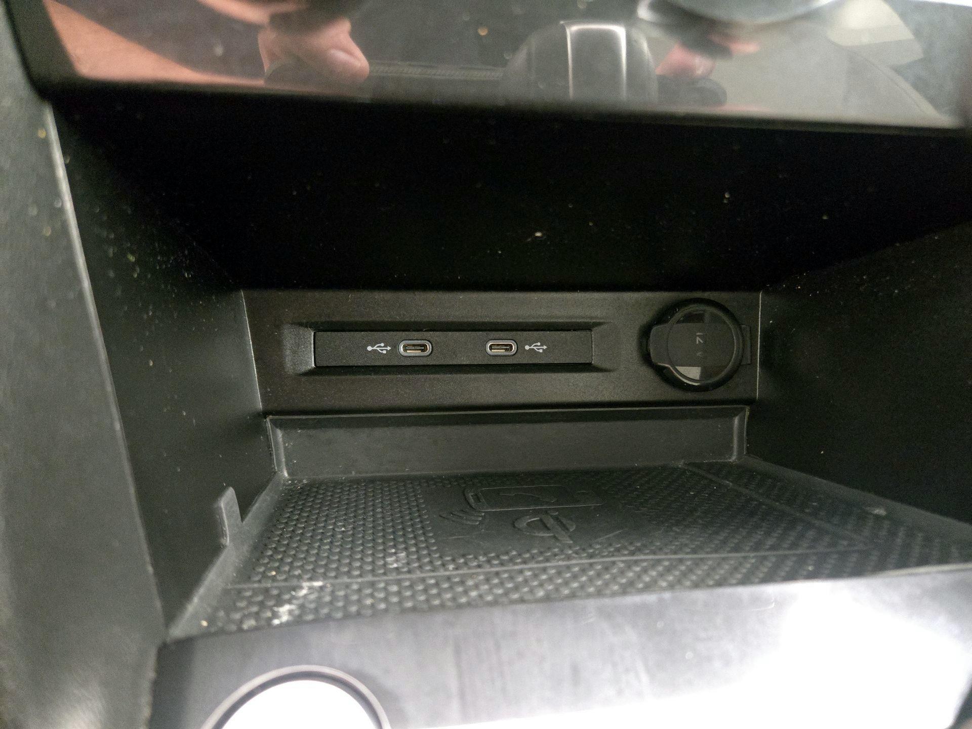 Thumbnail: 2021 Volkswagen Tiguan - 18