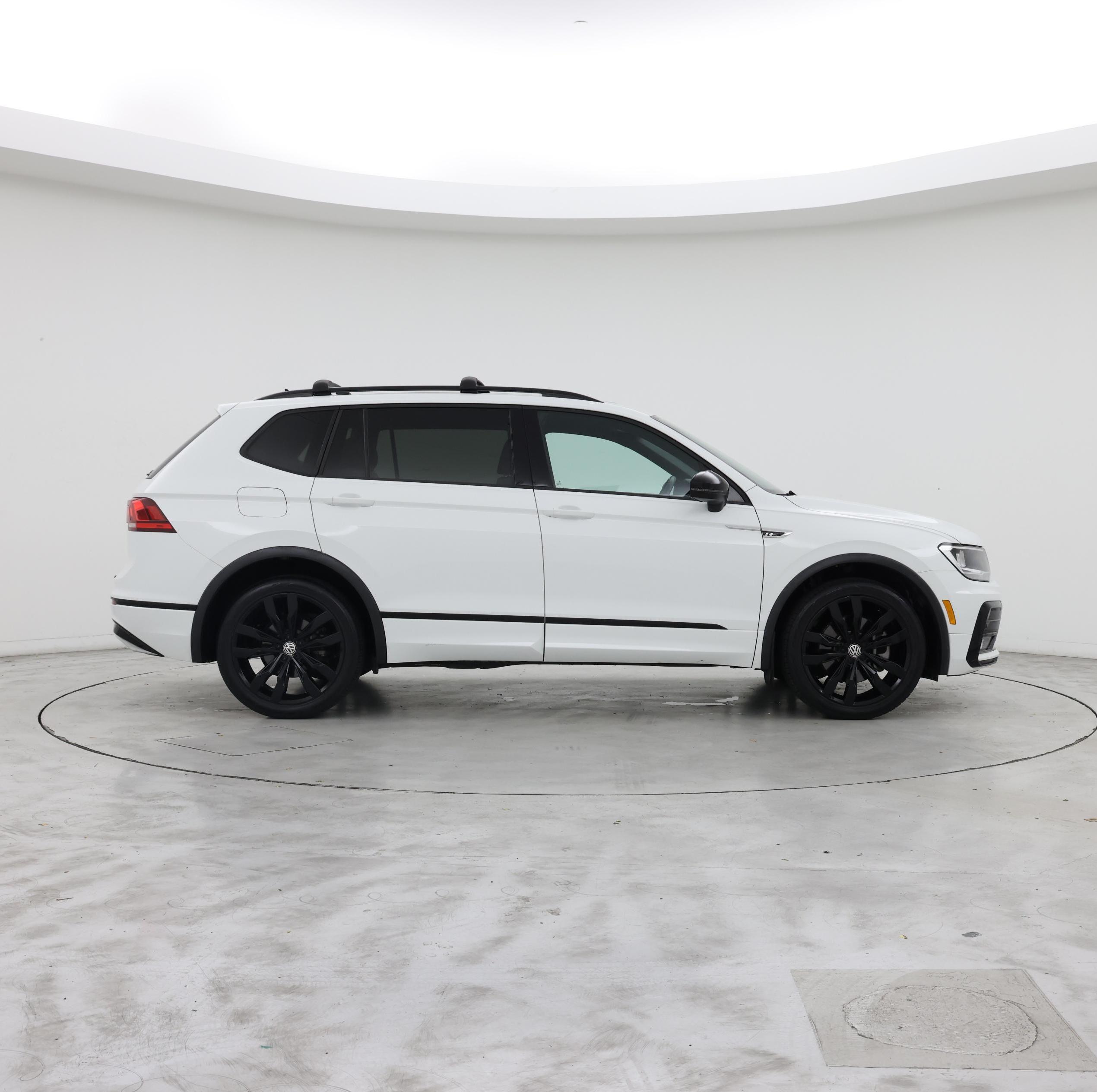 Thumbnail: 2021 Volkswagen Tiguan - 7