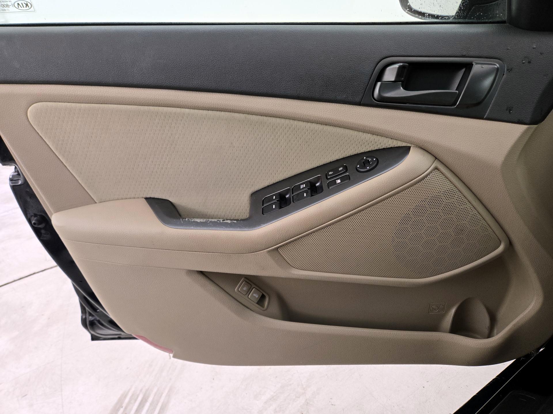 Thumbnail: 2015 Kia Optima - 12