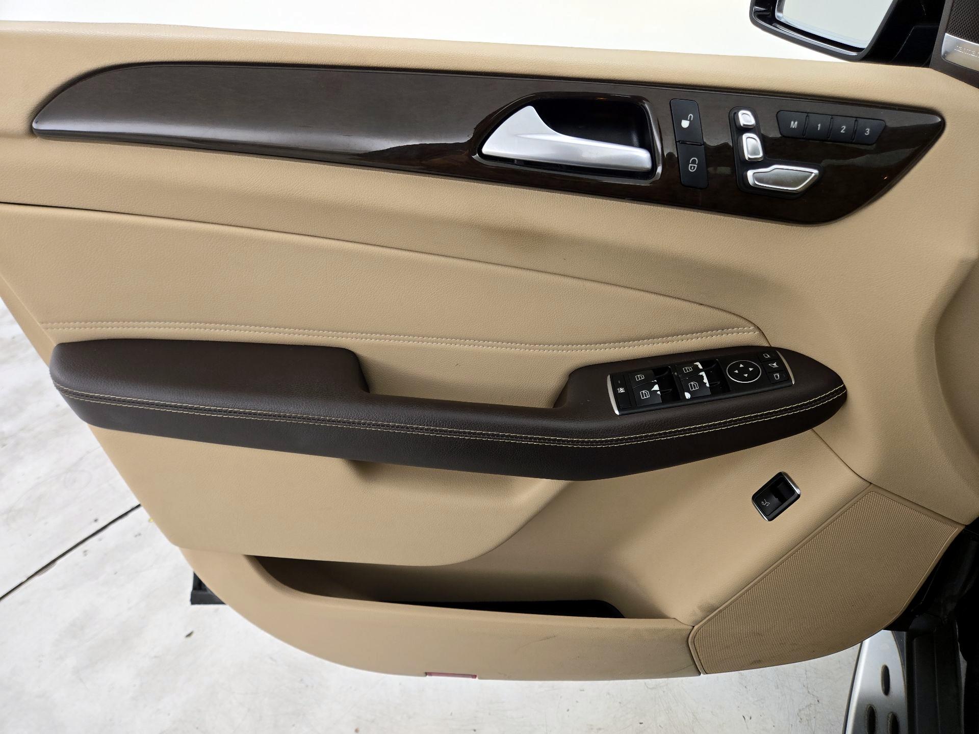 Thumbnail: 2018 Mercedes-Benz GLE - 12