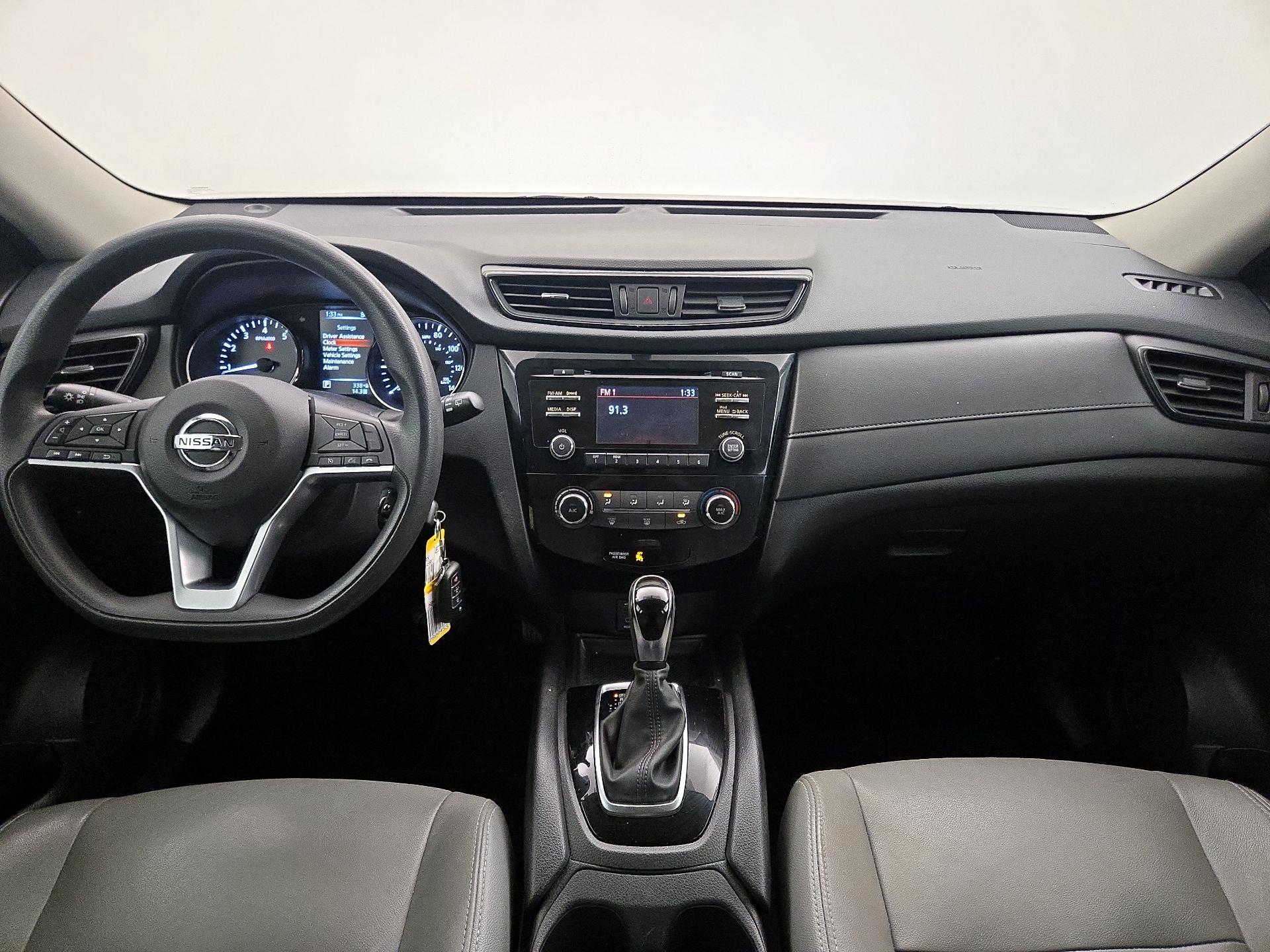 Thumbnail: 2017 Nissan Rogue - 9