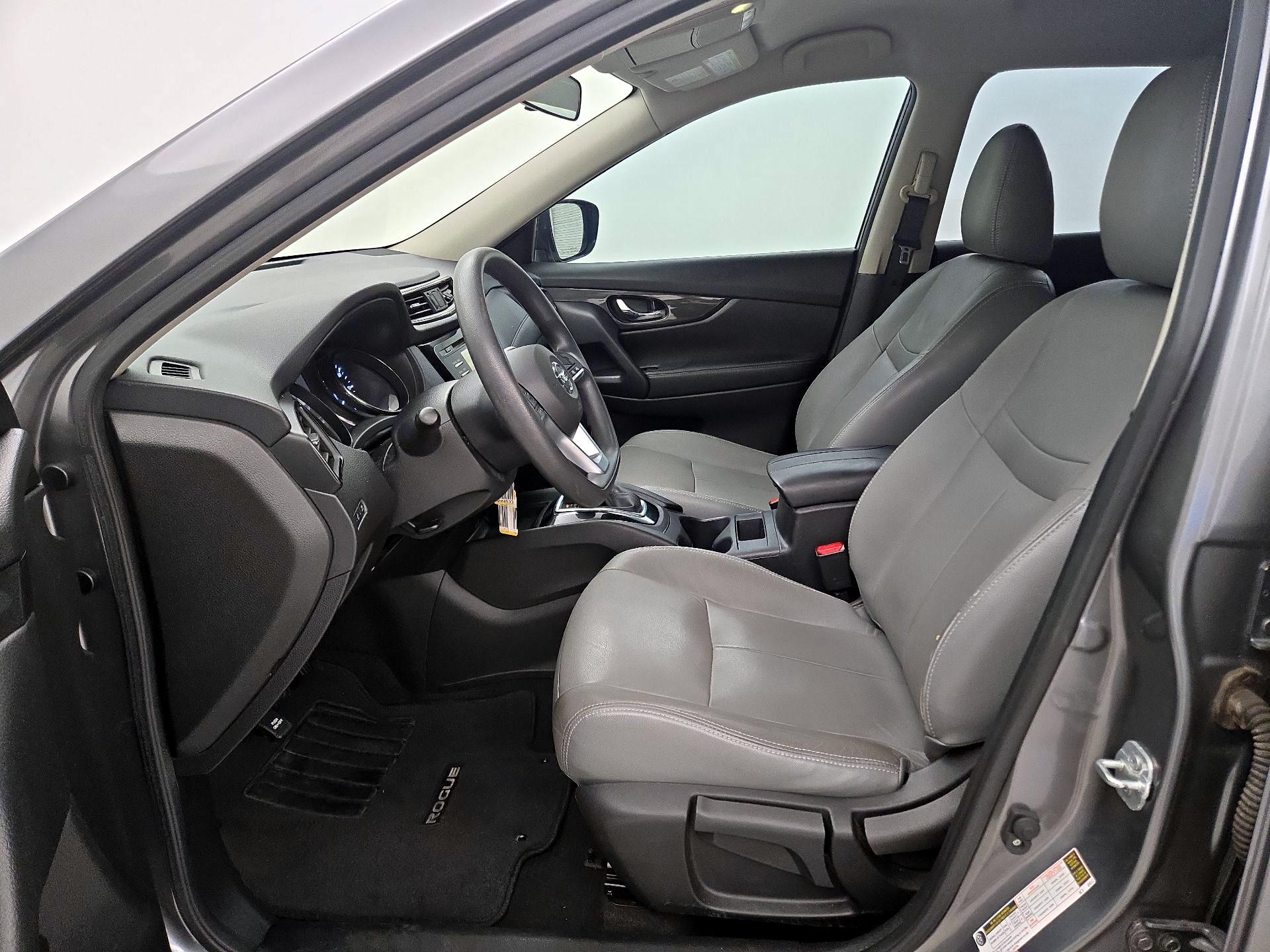 Thumbnail: 2017 Nissan Rogue - 11