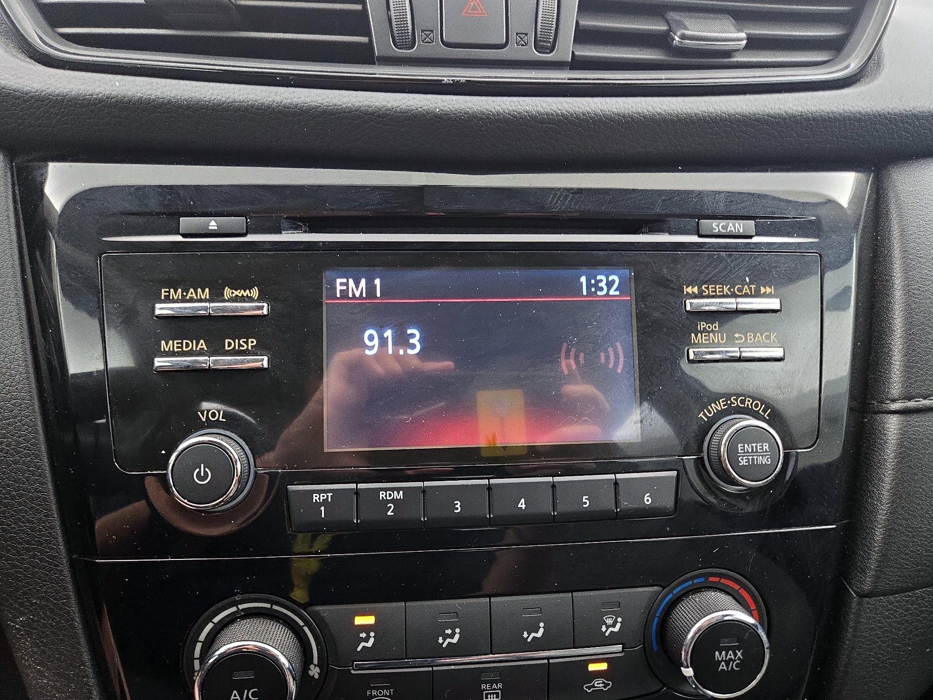 Thumbnail: 2017 Nissan Rogue - 15