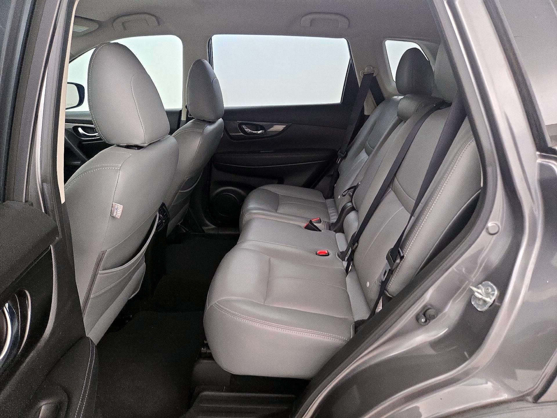 Thumbnail: 2017 Nissan Rogue - 19