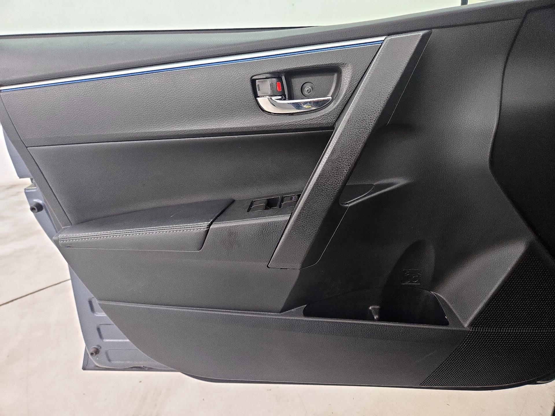 Thumbnail: 2015 Toyota Corolla - 12