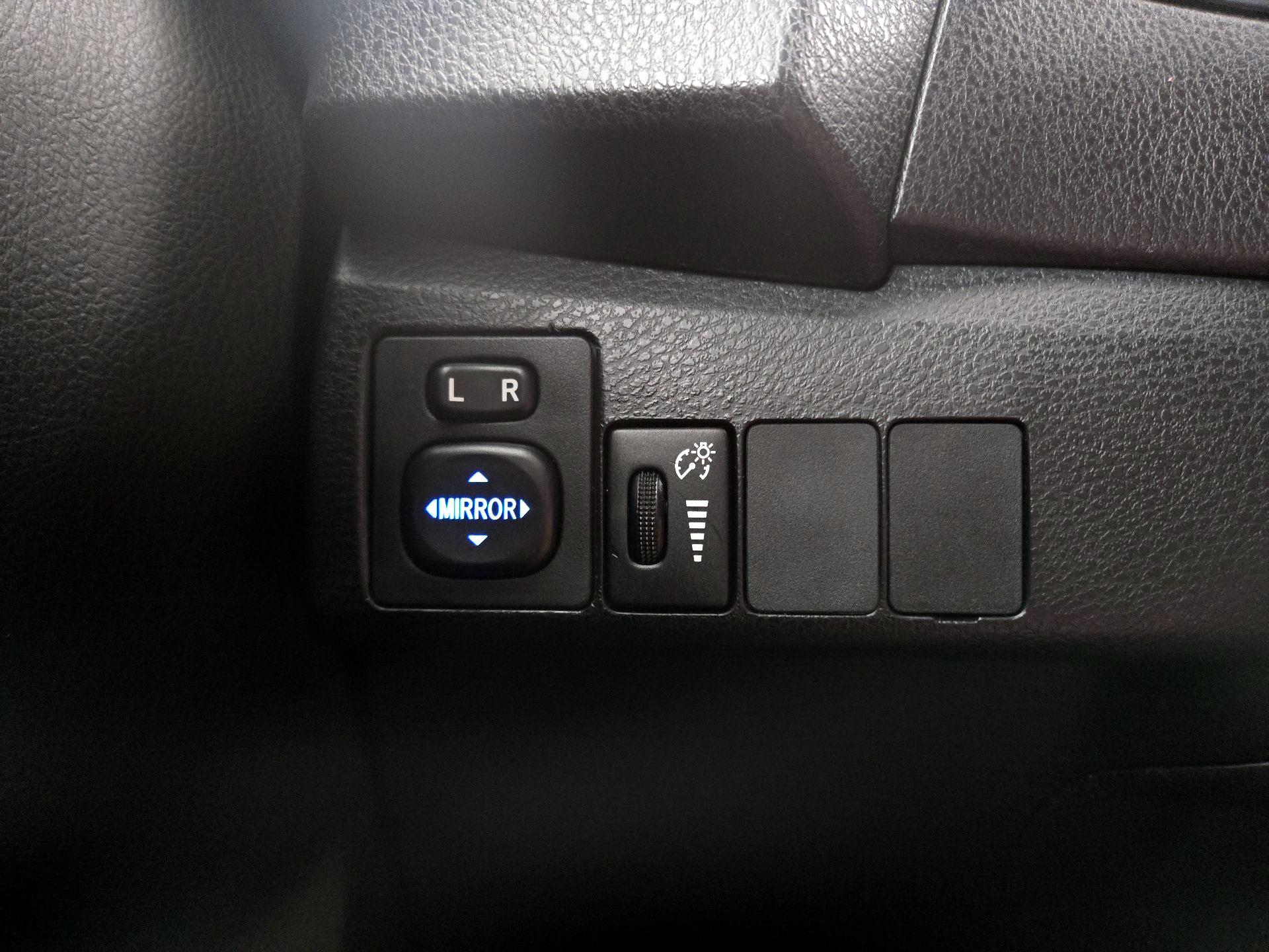 Thumbnail: 2015 Toyota Corolla - 13