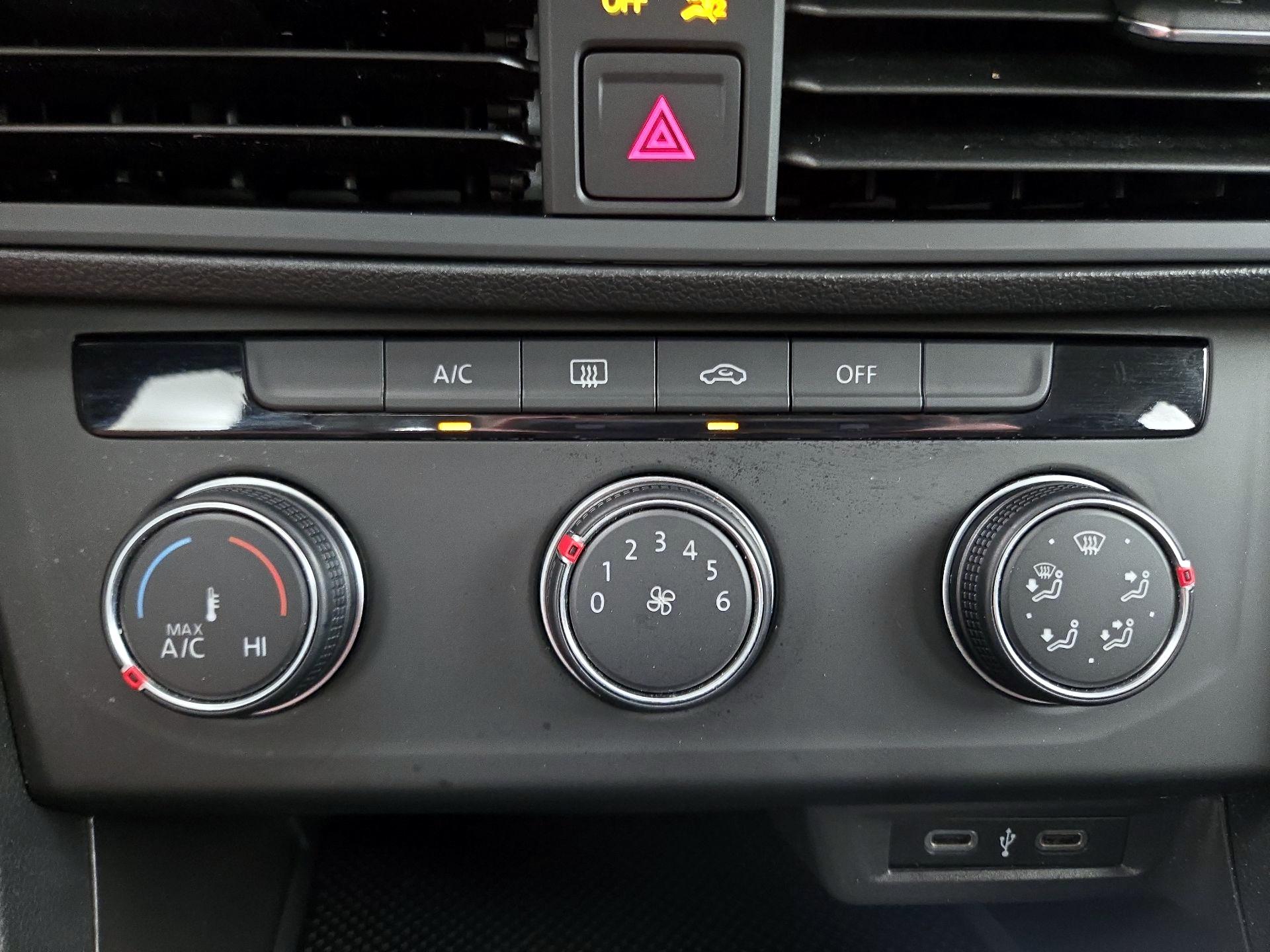 Thumbnail: 2020 Volkswagen Jetta - 16