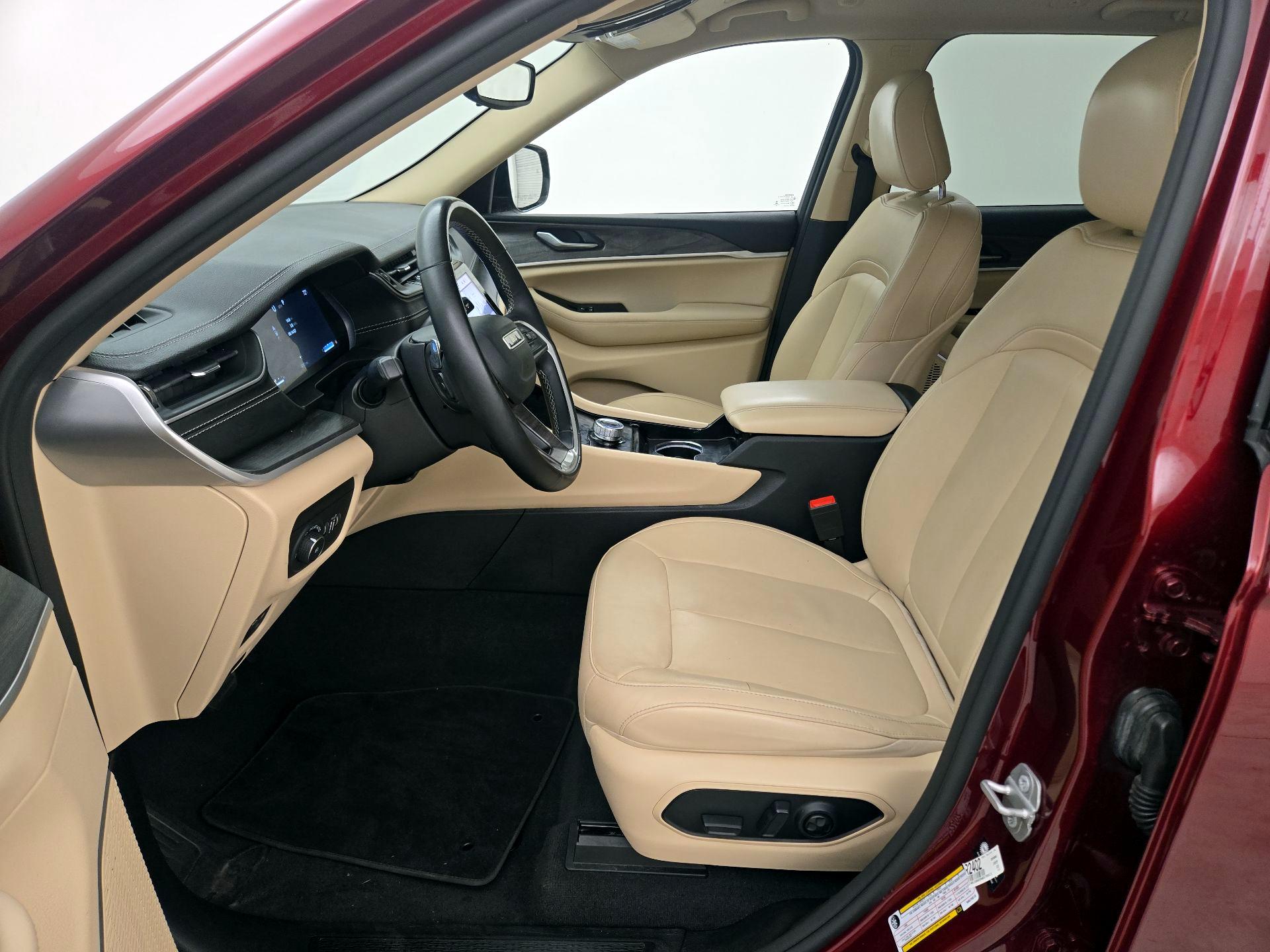 Thumbnail: 2022 Jeep Grand Cherokee - 11