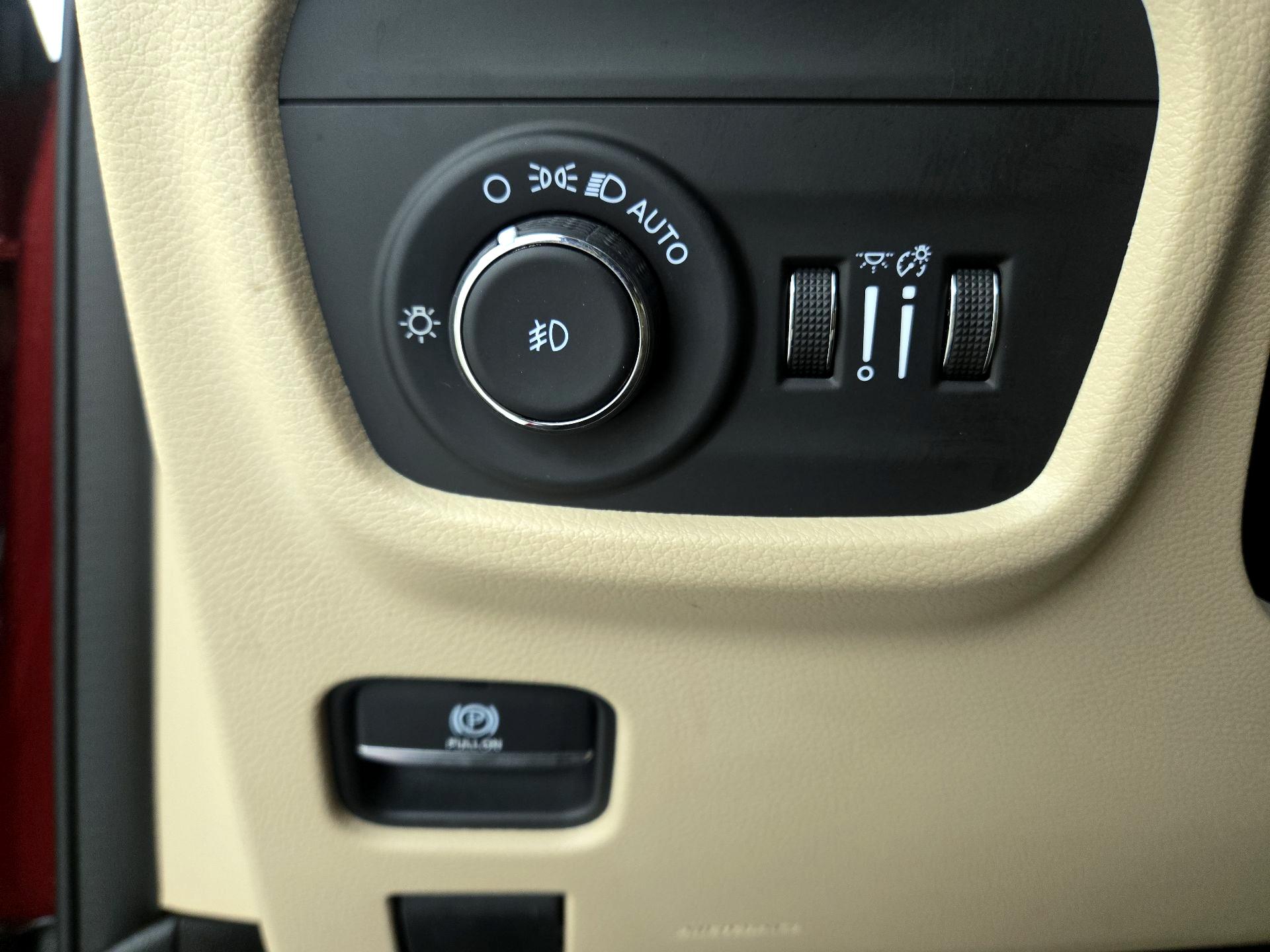 Thumbnail: 2022 Jeep Grand Cherokee - 13