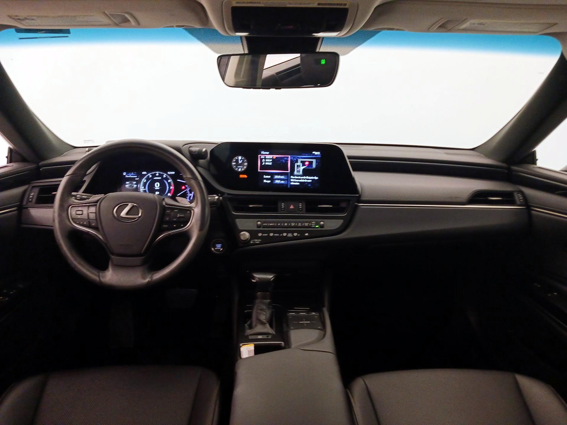 Thumbnail: 2022 Lexus ES - 9