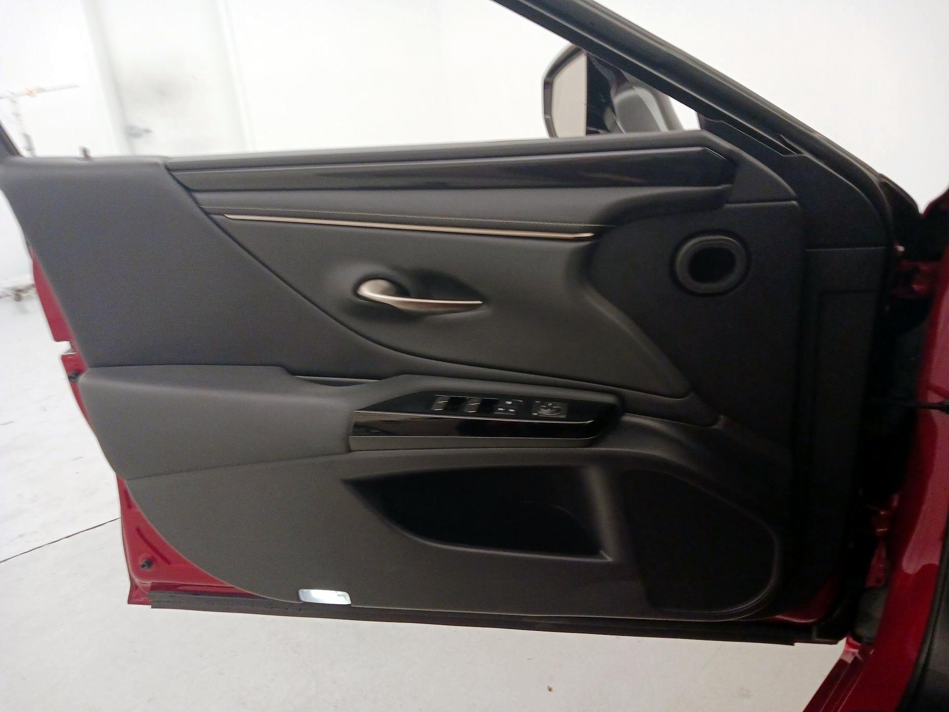 Thumbnail: 2022 Lexus ES - 12