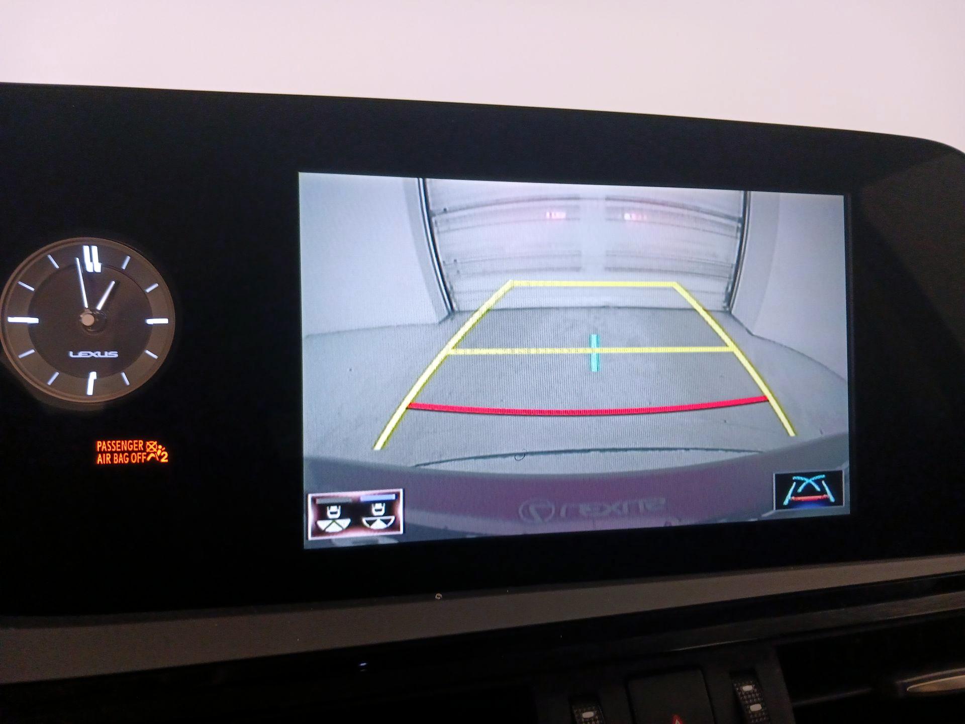 Thumbnail: 2022 Lexus ES - 14