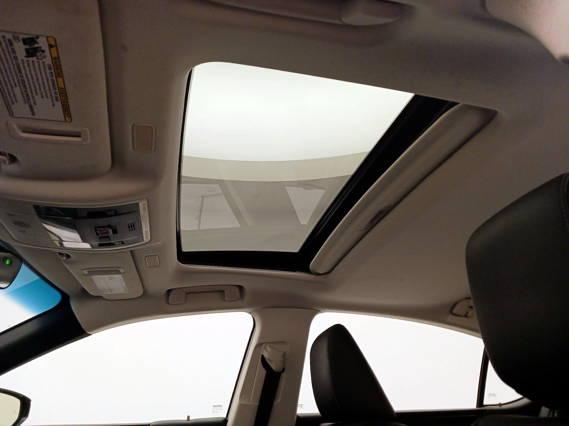 Thumbnail: 2022 Lexus ES - 19