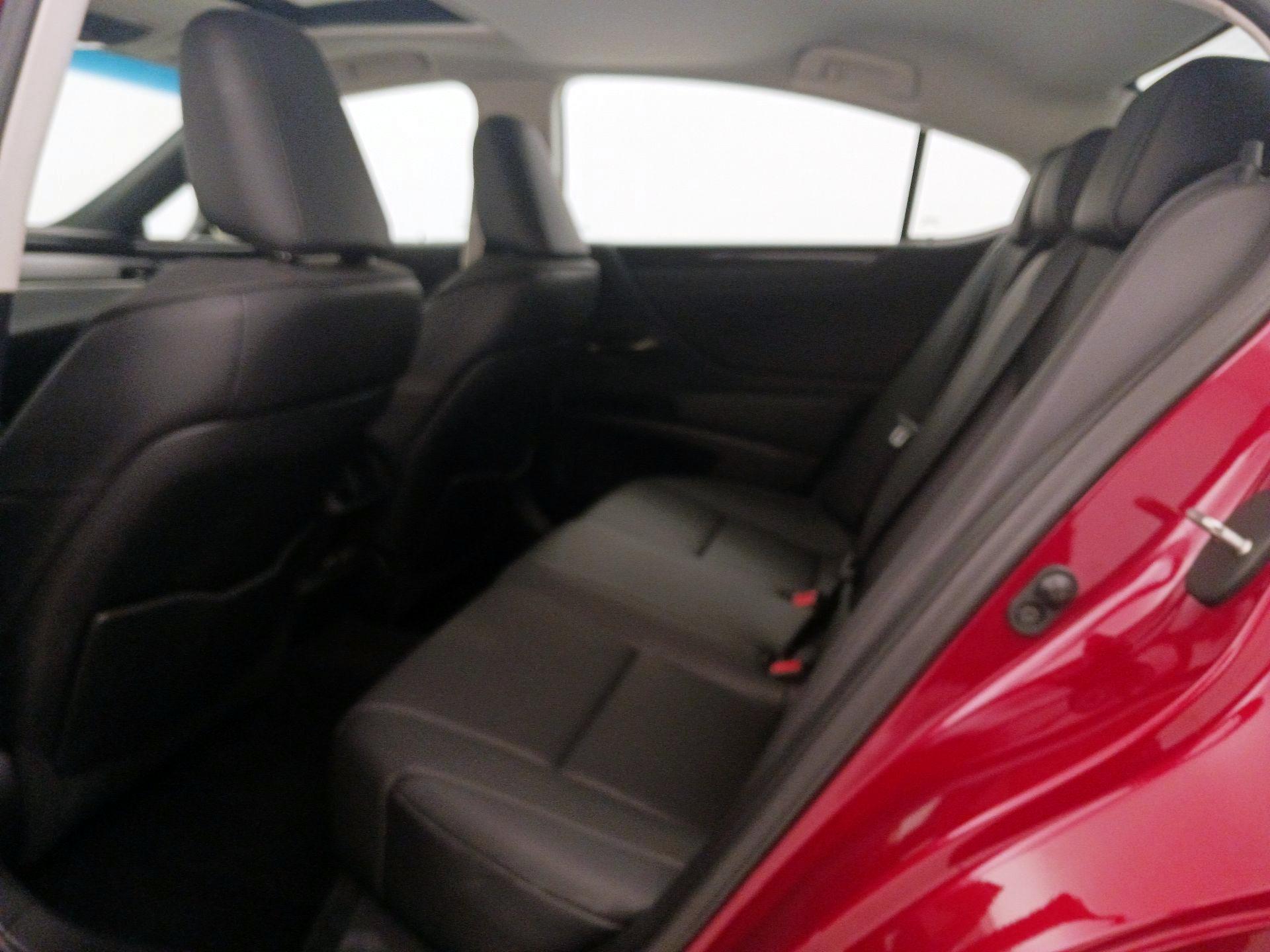 Thumbnail: 2022 Lexus ES - 20