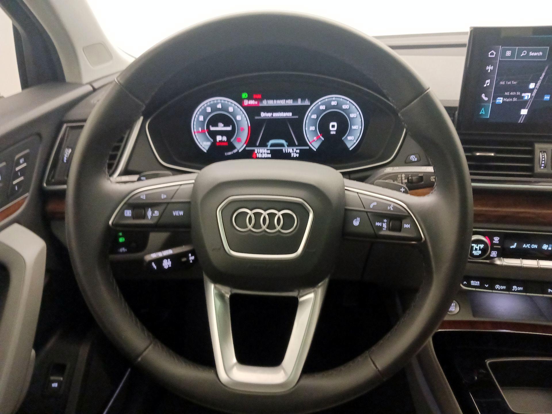 Thumbnail: 2023 Audi Q5 - 10