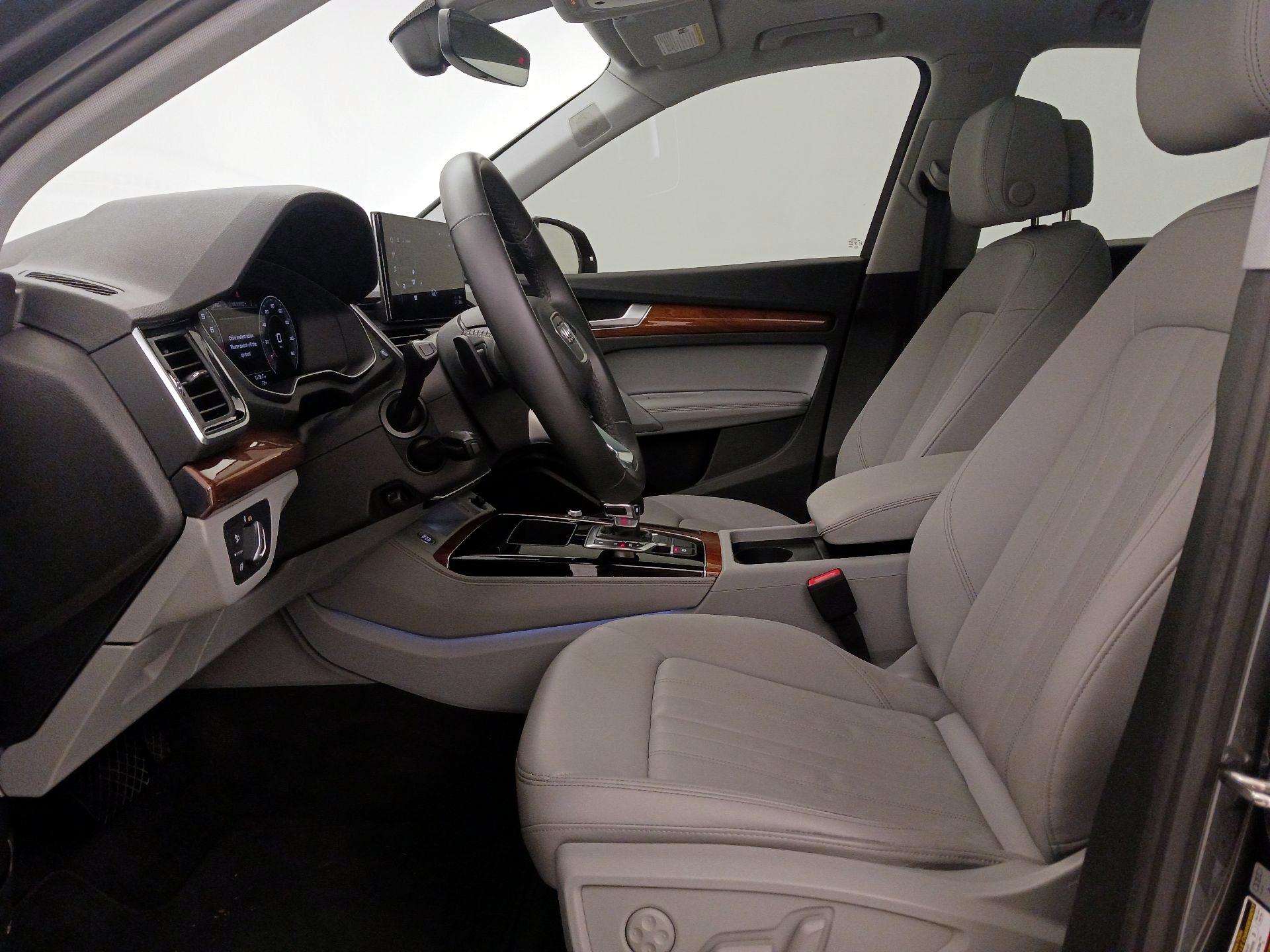 Thumbnail: 2023 Audi Q5 - 11