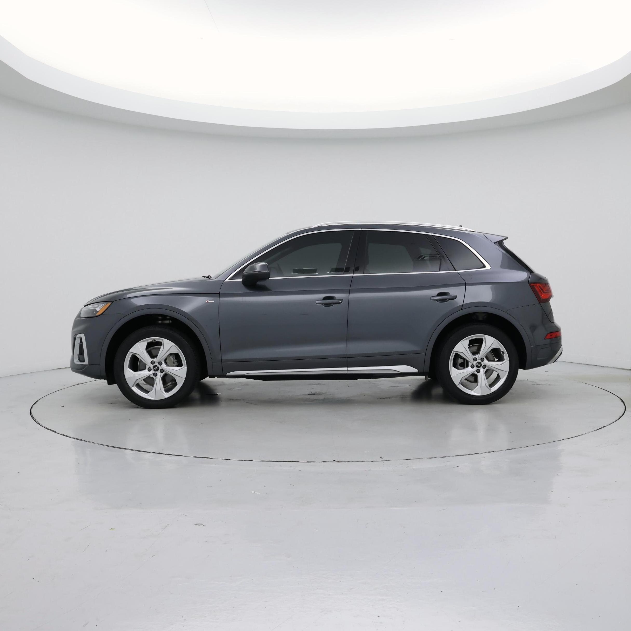 Thumbnail: 2023 Audi Q5 - 3