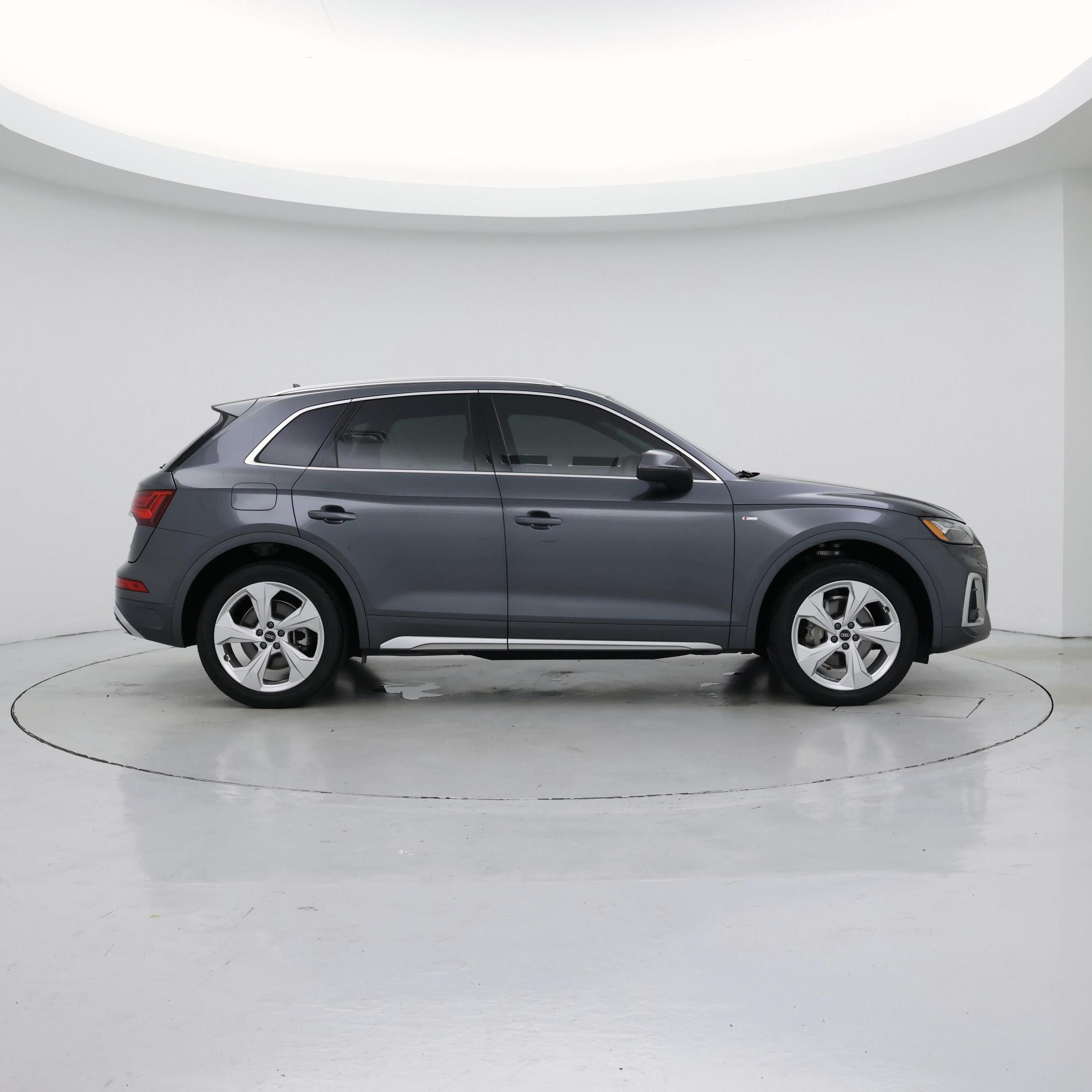 Thumbnail: 2023 Audi Q5 - 7
