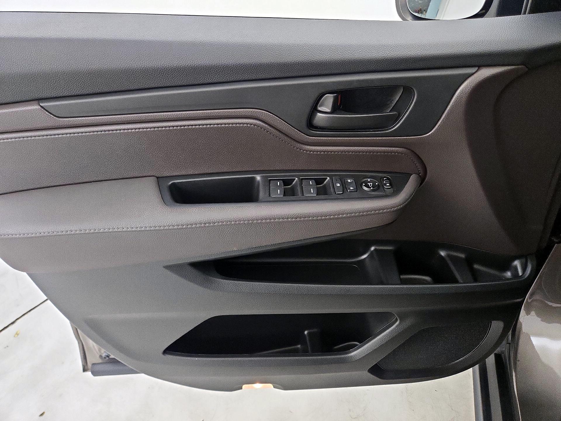 Thumbnail: 2021 Honda Odyssey - 12