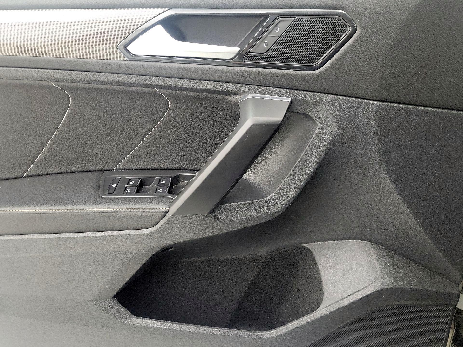 Thumbnail: 2022 Volkswagen Tiguan - 12