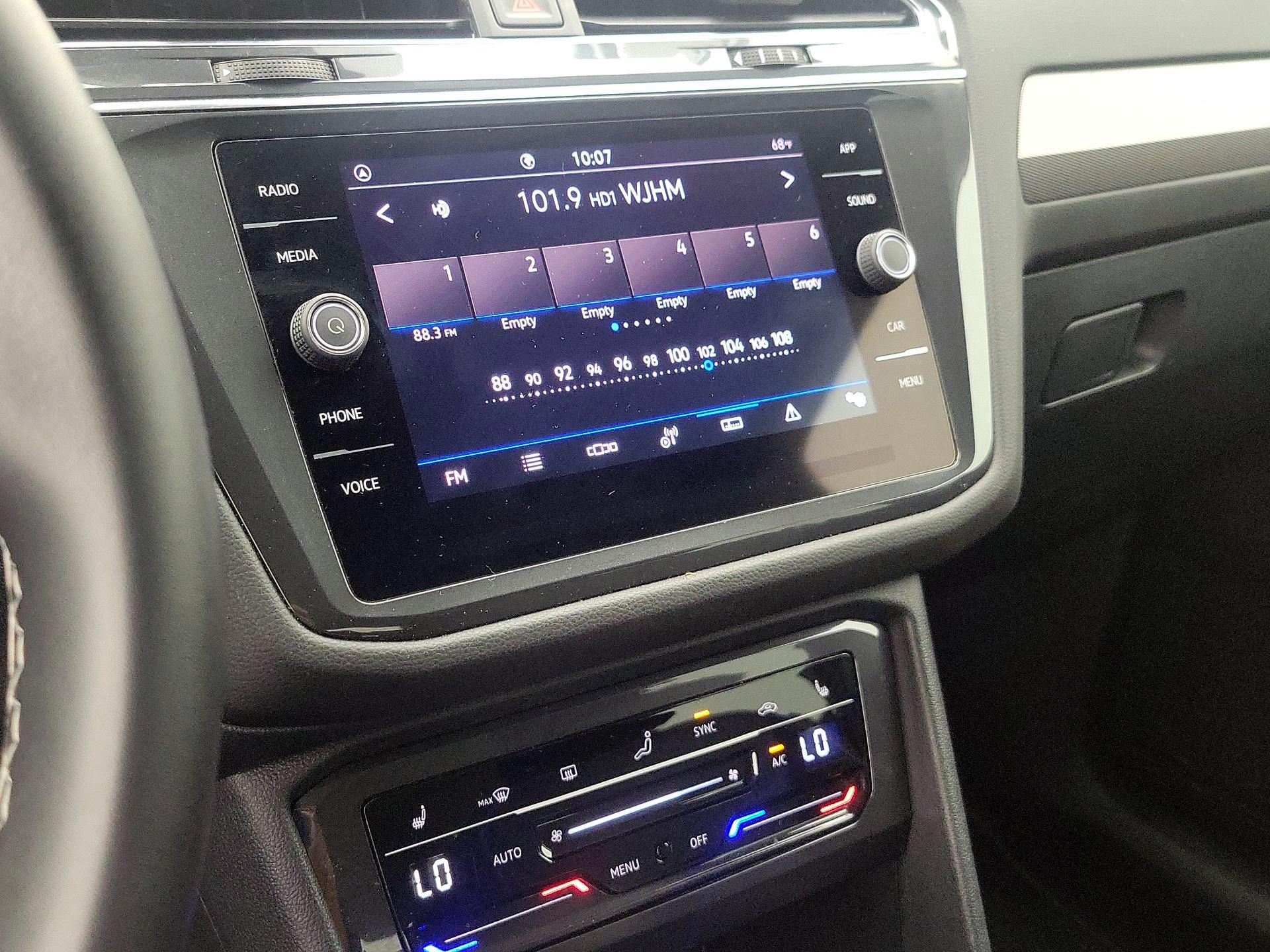 Thumbnail: 2022 Volkswagen Tiguan - 15