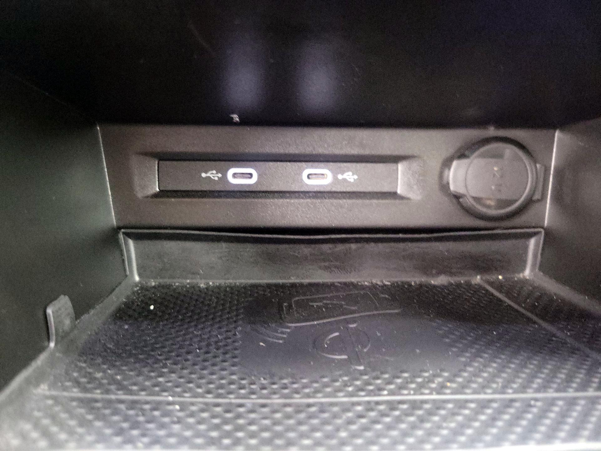 Thumbnail: 2022 Volkswagen Tiguan - 18