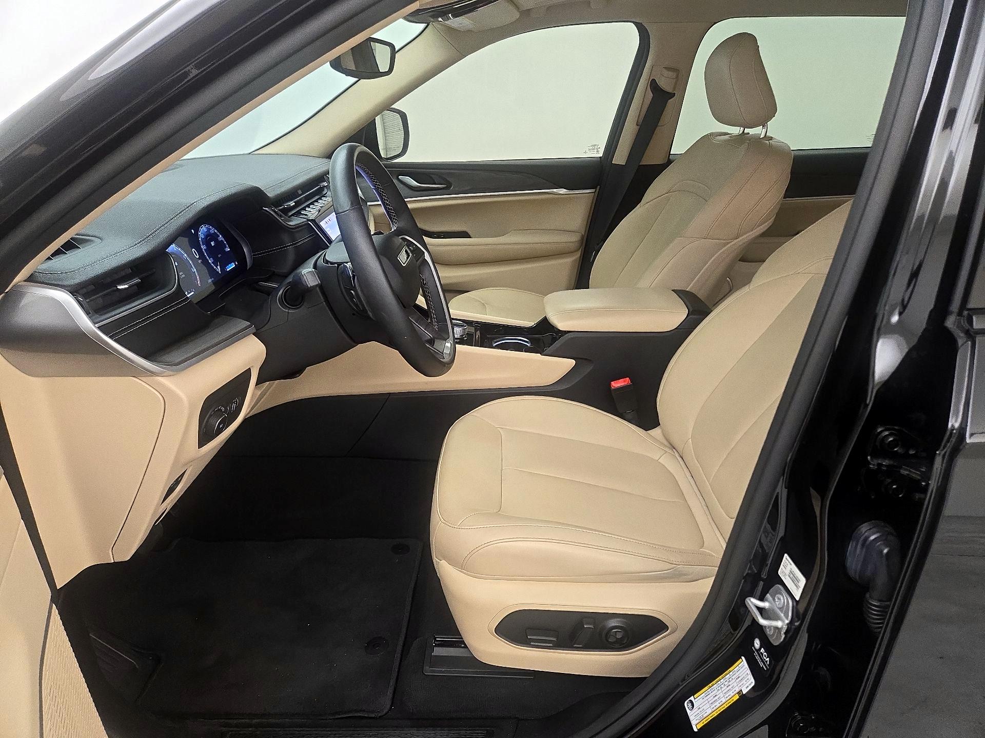 Thumbnail: 2022 Jeep Grand Cherokee L - 11