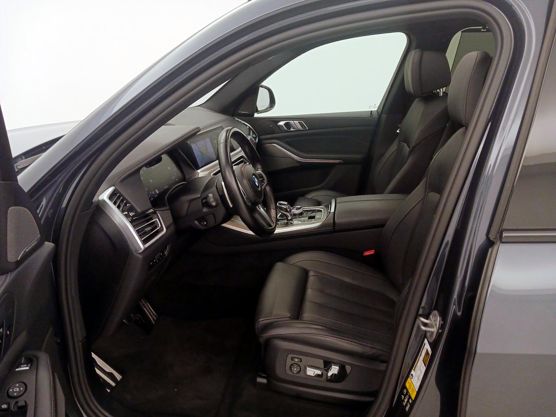 Thumbnail: 2021 BMW X5 - 11