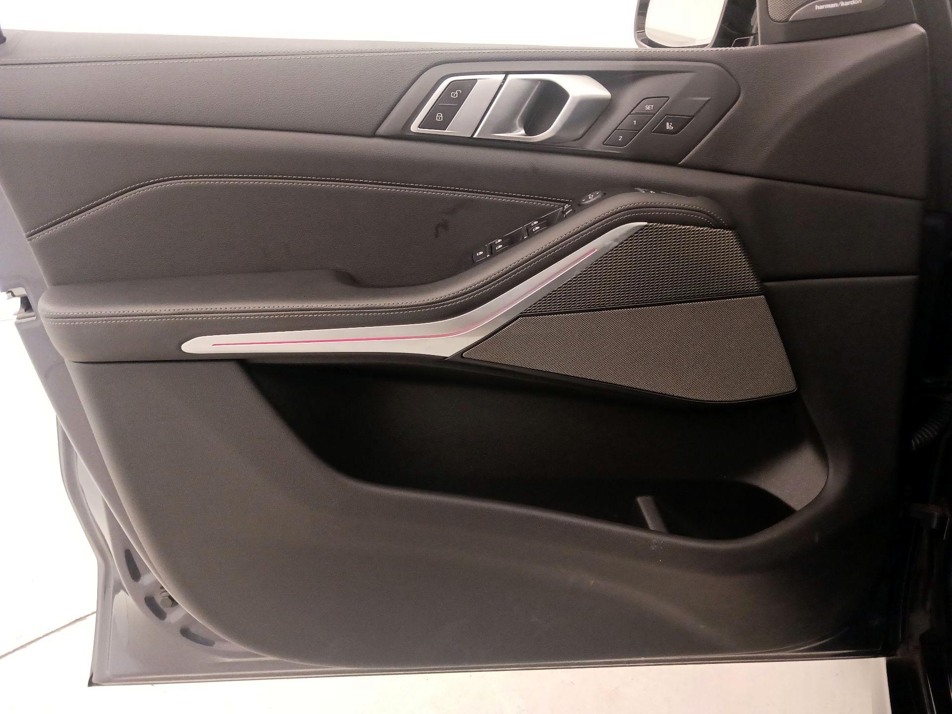 Thumbnail: 2021 BMW X5 - 12