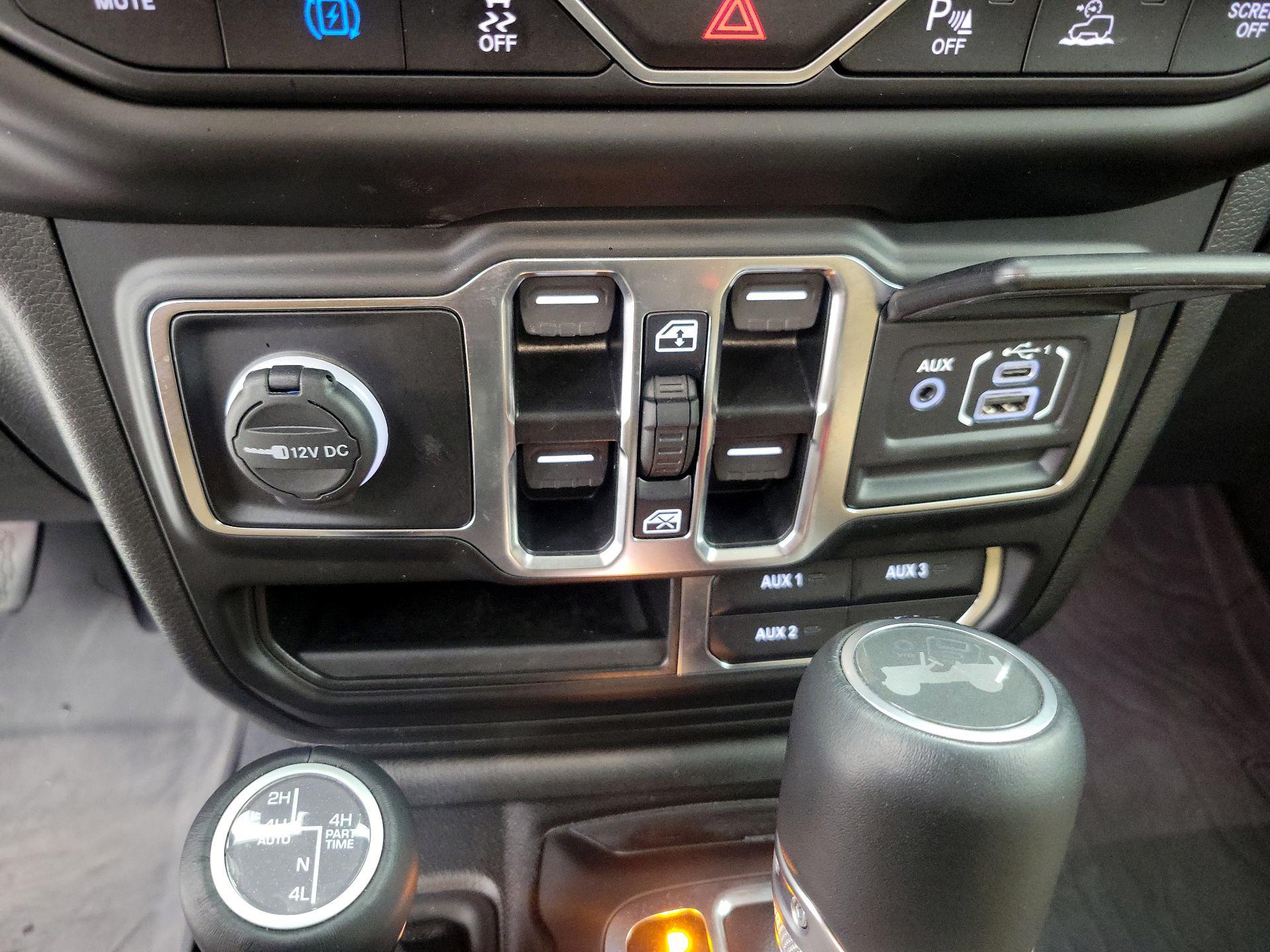 Thumbnail: 2023 Jeep Wrangler - 19